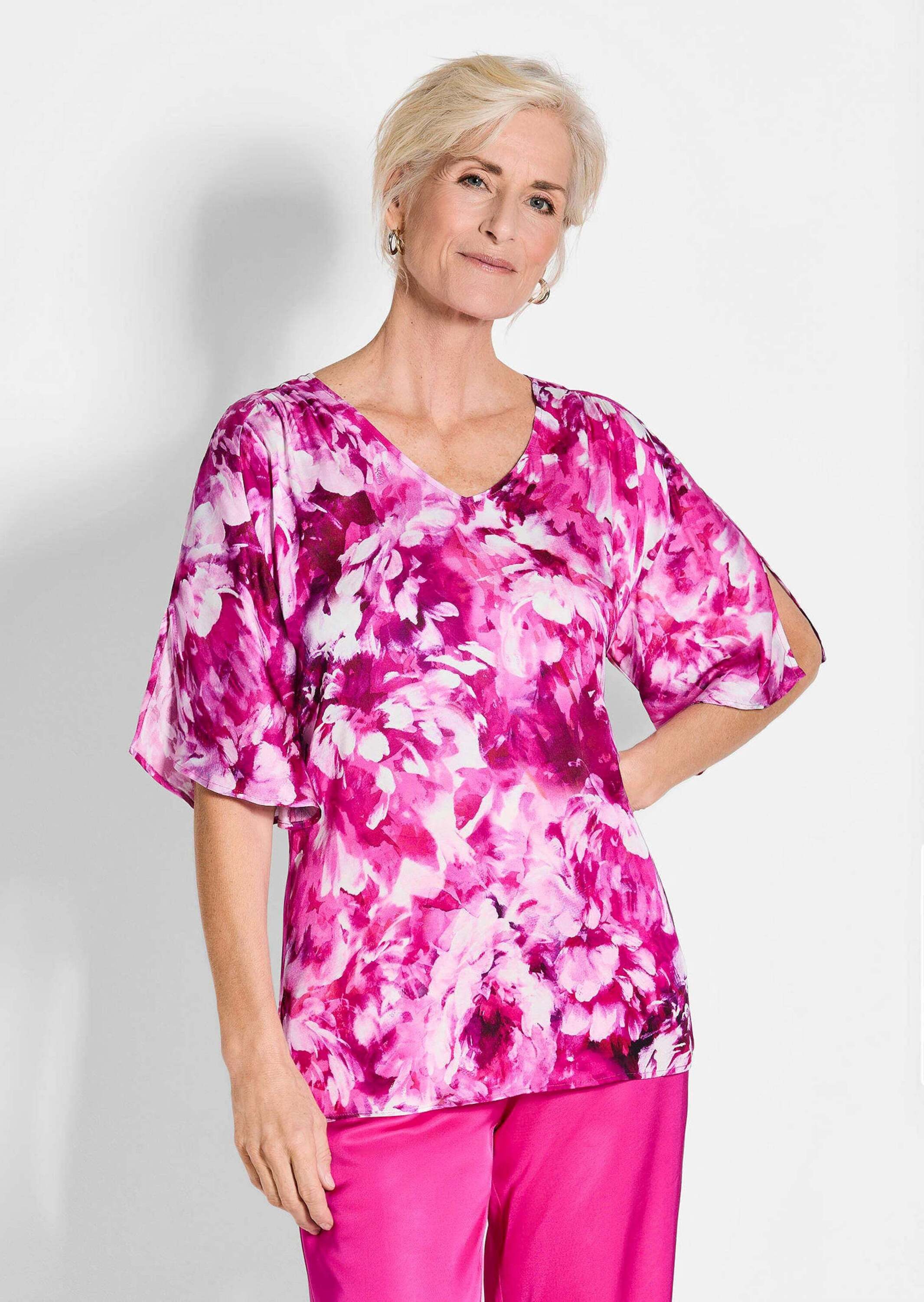Klassische Bluse Kurzgröße: Viskosebluse mit floralem Design