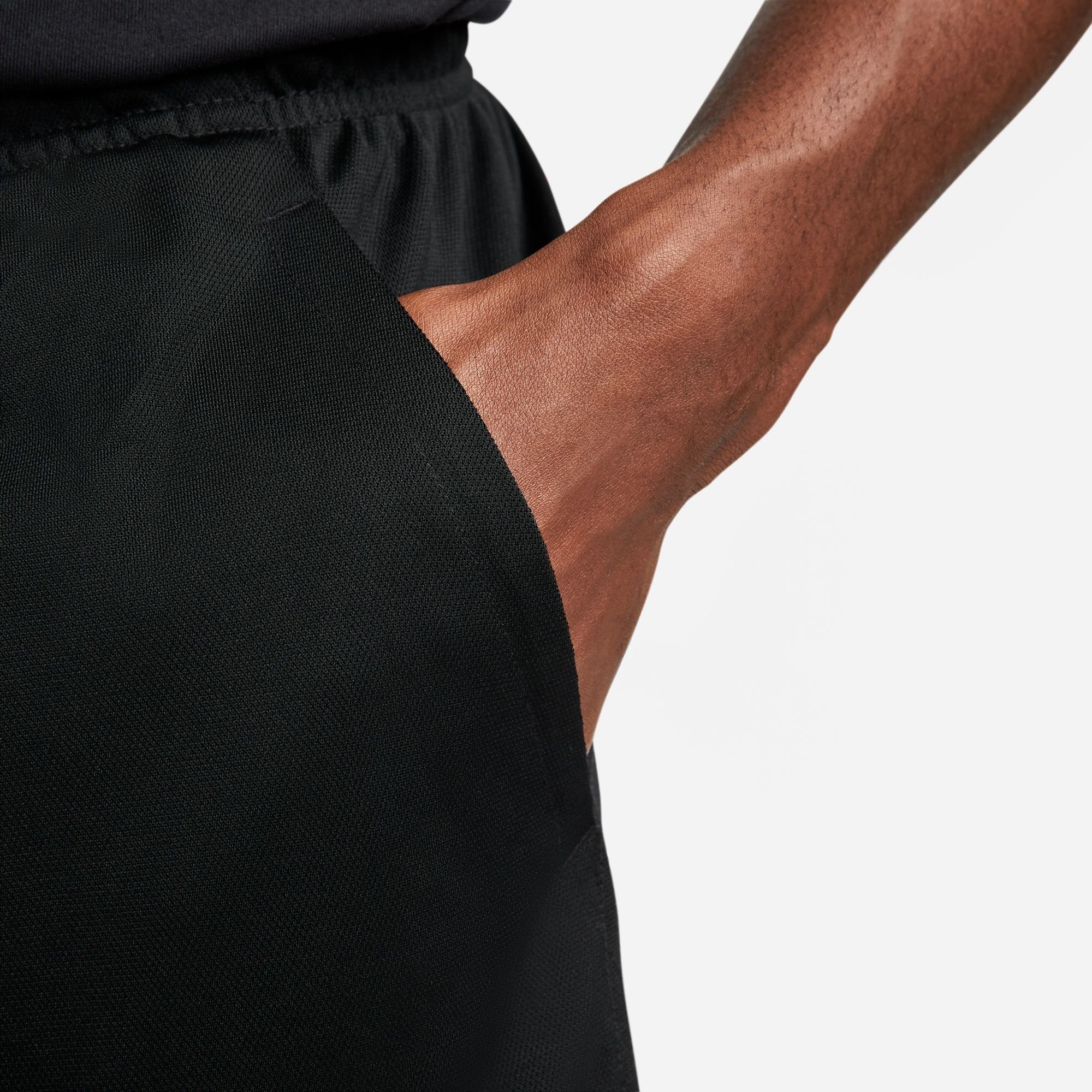 ' UNLINED KNIT FITNESS MEN'S SHORTS Trainingsshorts " DRI-FIT STUDIO TOTALITY Nike