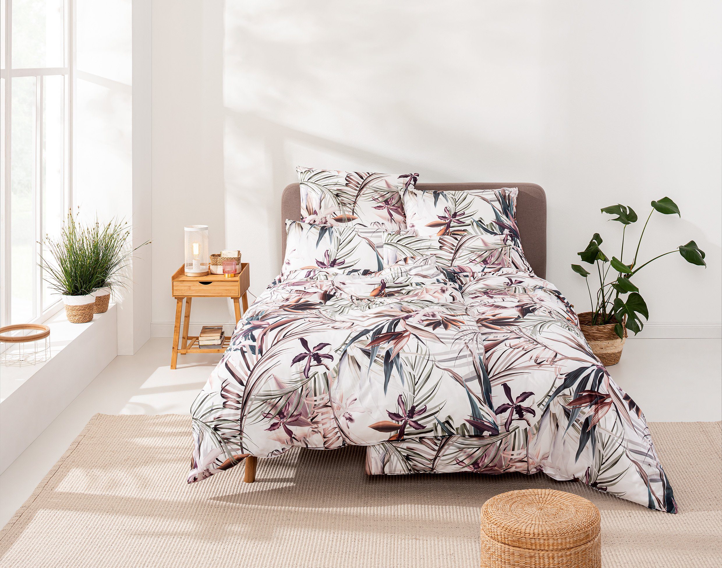 Estella Bettwäsche Estella Mako-Satin Bettwäsche 135x200 Kaia verde Palmen Blätter Blüten, Mako-Satin, 2 teilig