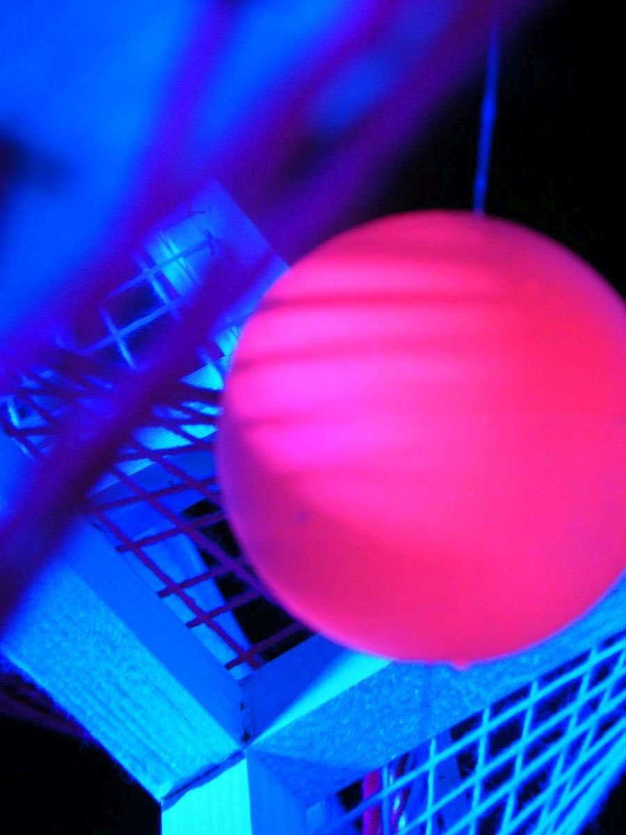 PSYWORK Dekoobjekt StringArt Würfel Schwarzlicht 3D 25cm, leuchtet unter "Pink Schwarzlicht Universe", UV-aktiv, Fadendeko