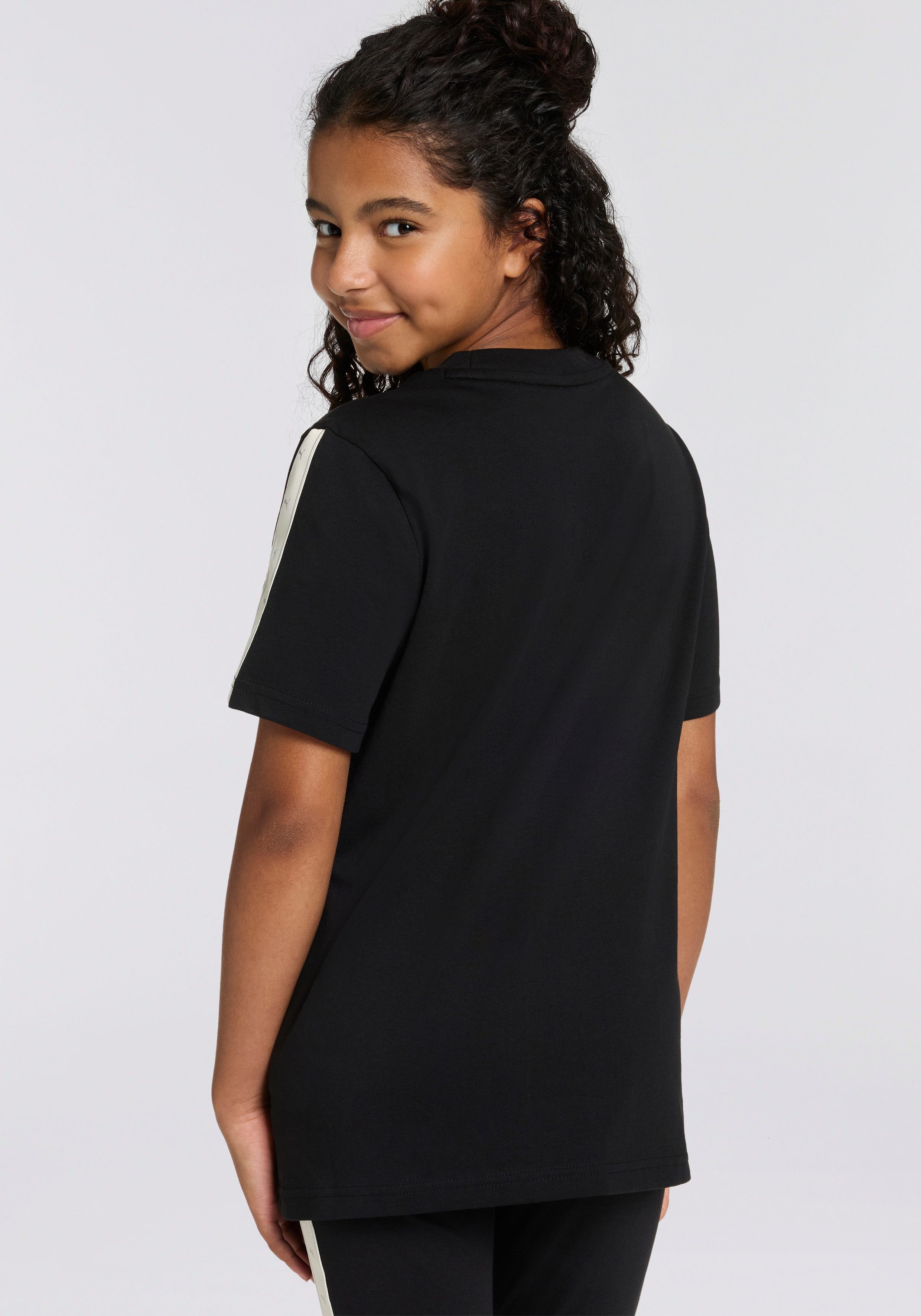 PUMA T-Shirt ESS TAPE TEE G Regular Fit, Kurzarm, für vielseitige Aktivitäten, aus Baumwolle – Bild 2 von 5