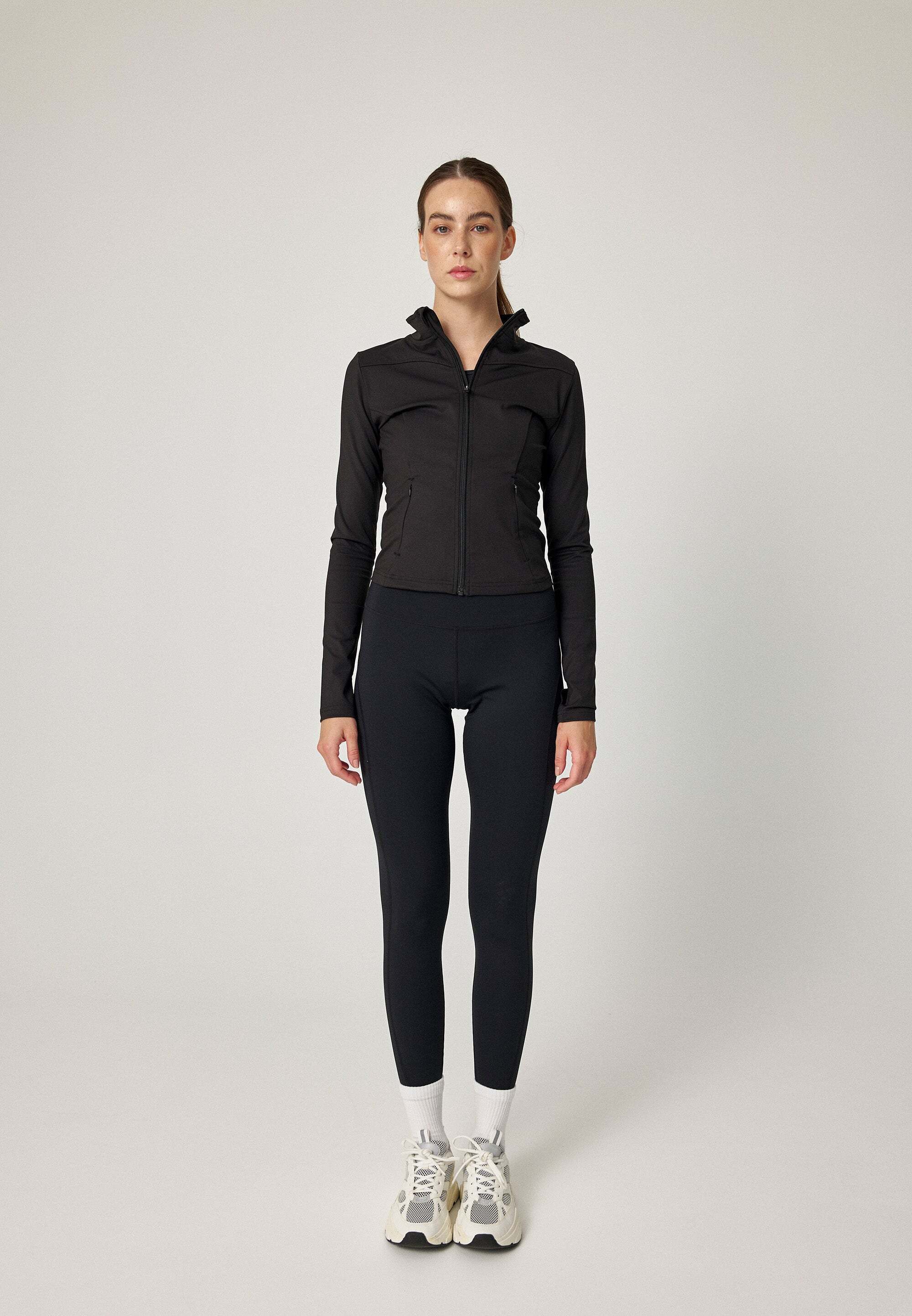 SNOCKS Funktionsjacke Sportjacke Damen mit Reißverschluss Atmungsaktives Tragegefühl und figurbetonter Fit