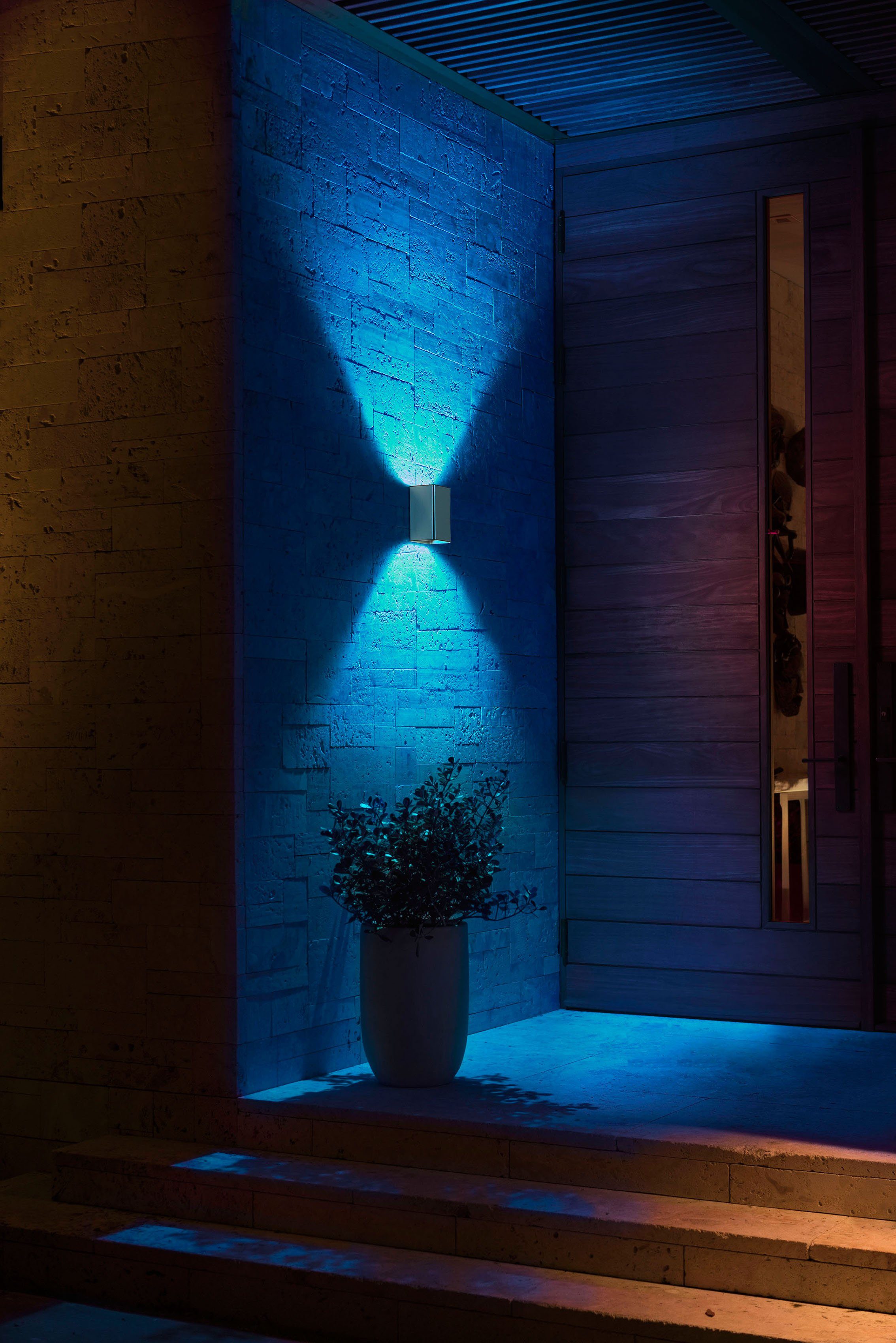 Philips Hue LED Außen-Wandleuchte fest aluminiumfarben Dimmfunktion, integriert, Timerfunktion, Smart LED Farbwechsler Home, Farbsteuerung, Resonate
