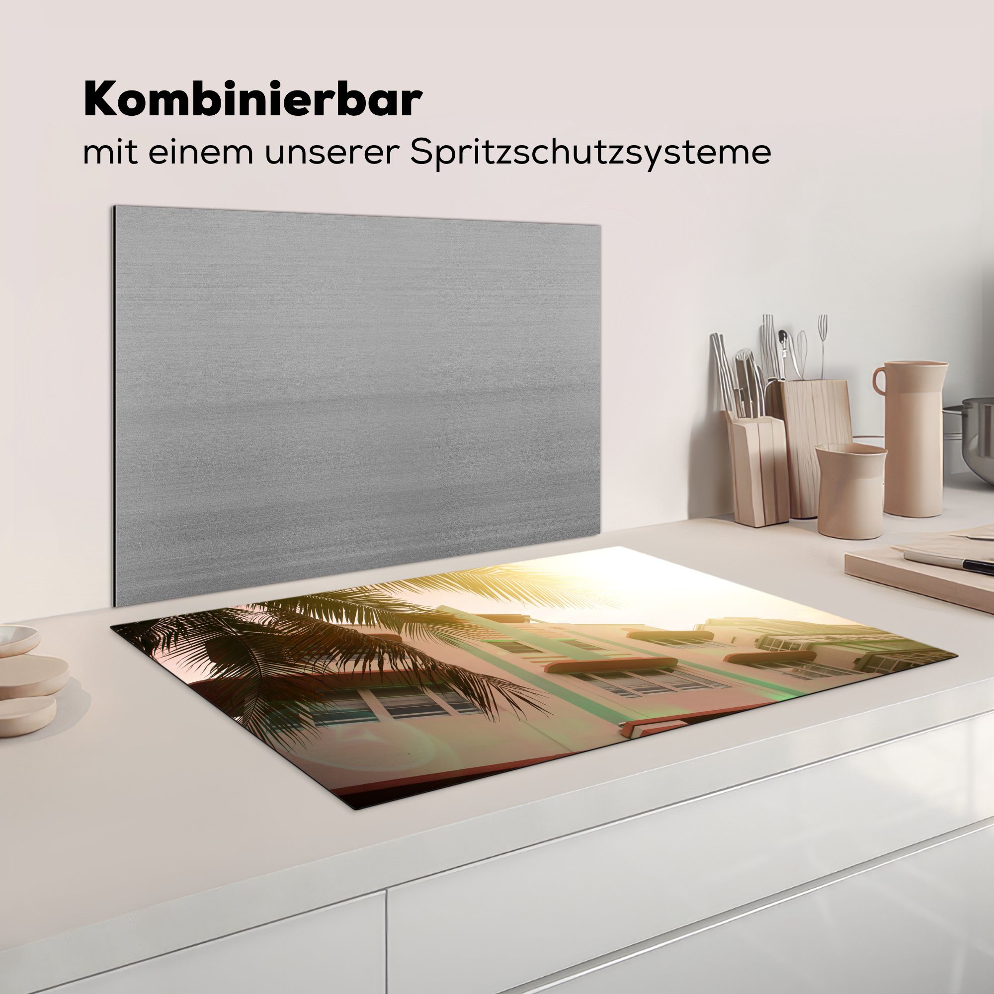 tlg), Ceranfeldabdeckung Vinyl, cm, Induktionskochfeld 81x52 Schutz die in, (1 für eines im türkisfarbene MuchoWow Herdblende-/Abdeckplatte Hotels küche, Art-Déco-Viertel Rosa und Fassade