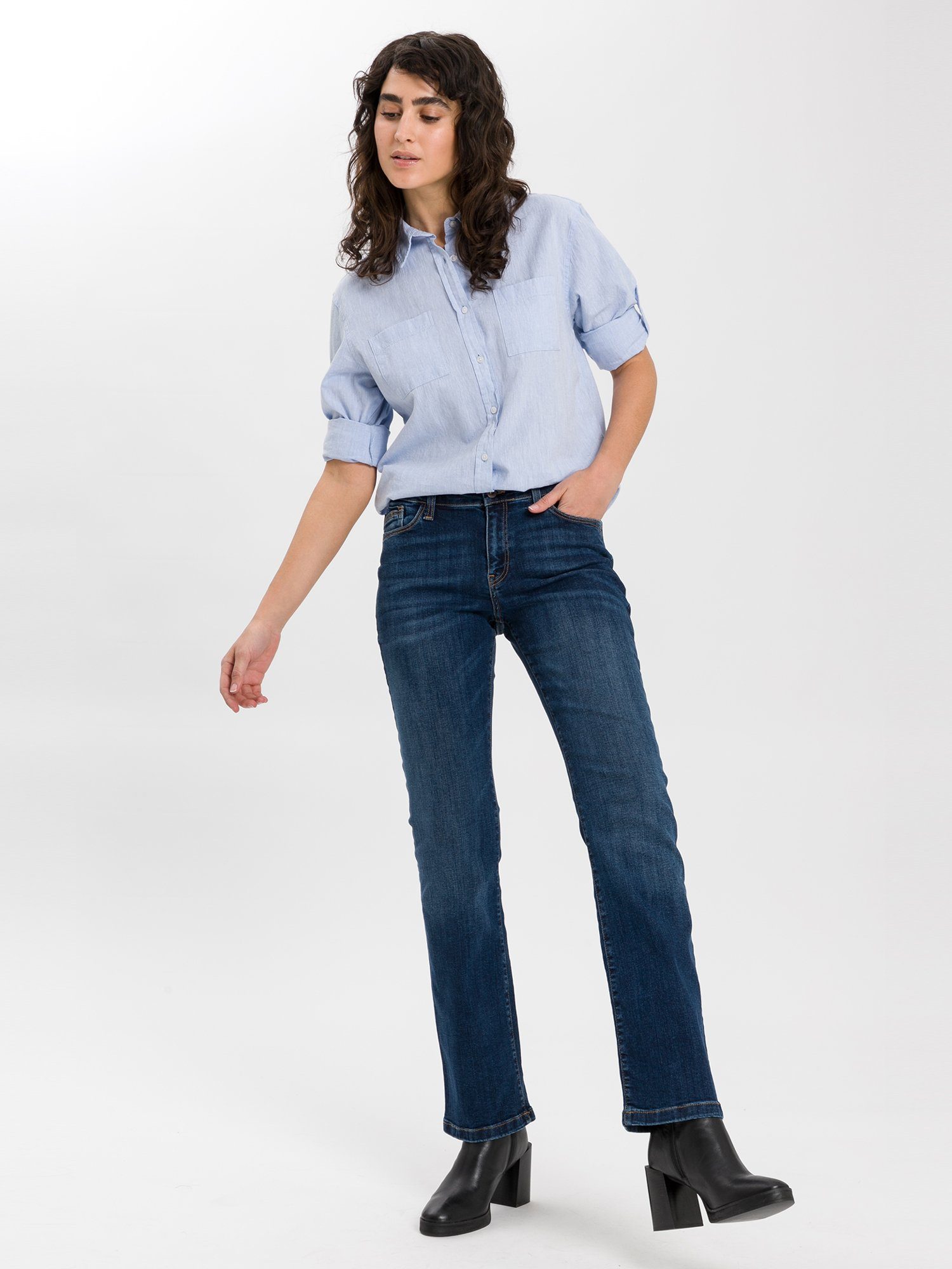 Cross Jeans® Bootcut-Jeans Lauren, Stretchiger Denim