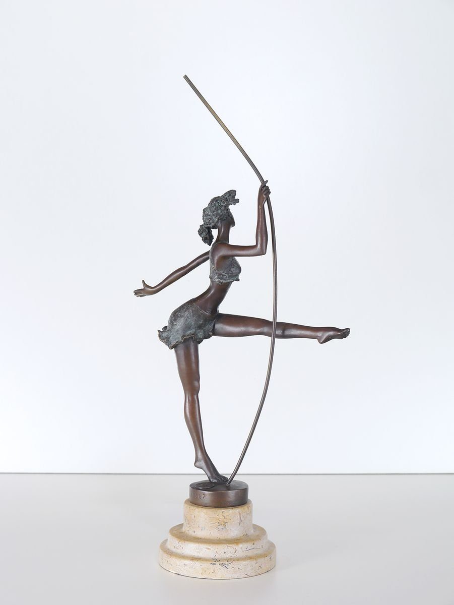 Bronze-Skulptur zeigt Dekoobjekt Pose junge AFG in Frau turnender