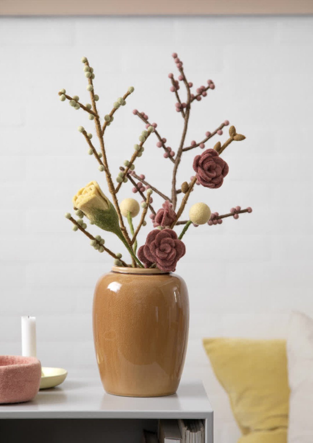Kunstblumenstrauß Zweig aus Filz, fairtrade, handmade günstig online kaufen