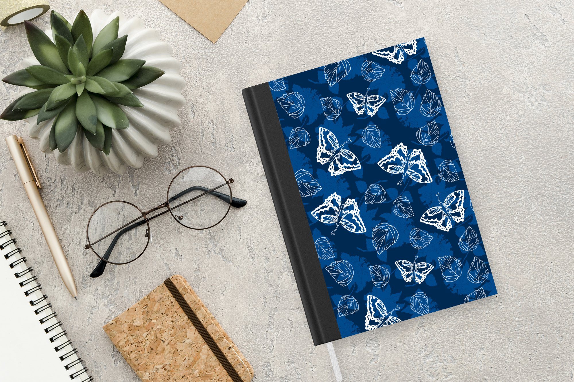 Tagebuch, 98 A5, Insekten - Seiten, Notizbuch - Weiß MuchoWow Merkzettel, Journal, - Blau Notizheft, Schmetterling Haushaltsbuch - Design,