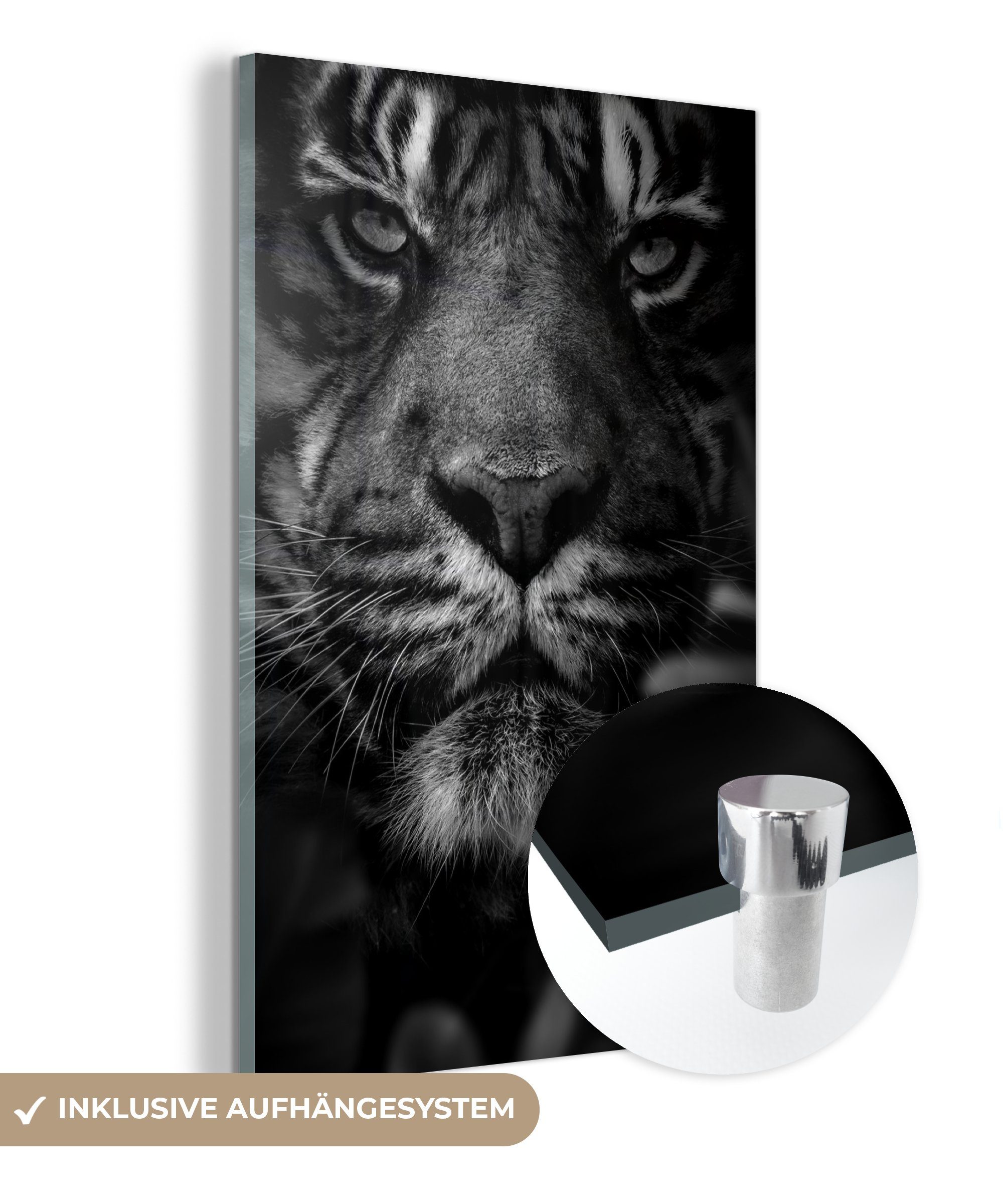 MuchoWow Acrylglasbild Nahaufnahme von Blättern und einem Tiger im Dschungel - schwarz und, (1 St), Glasbilder - Bilder auf Glas Wandbild - Foto auf Glas - Wanddekoration bunt
