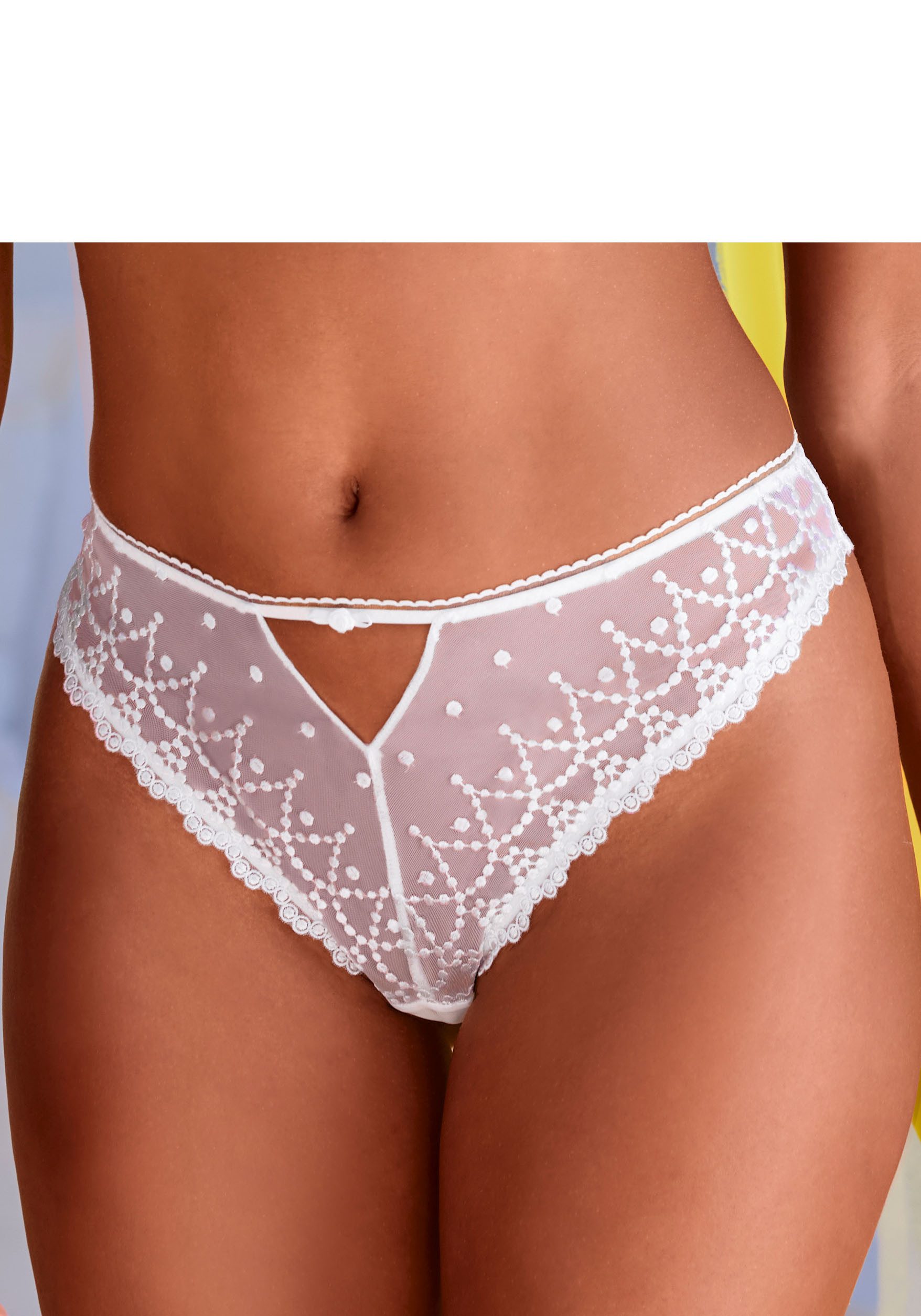 LASCANA String Fabia aus edler Stickereispitze in dezent transparenter Optik