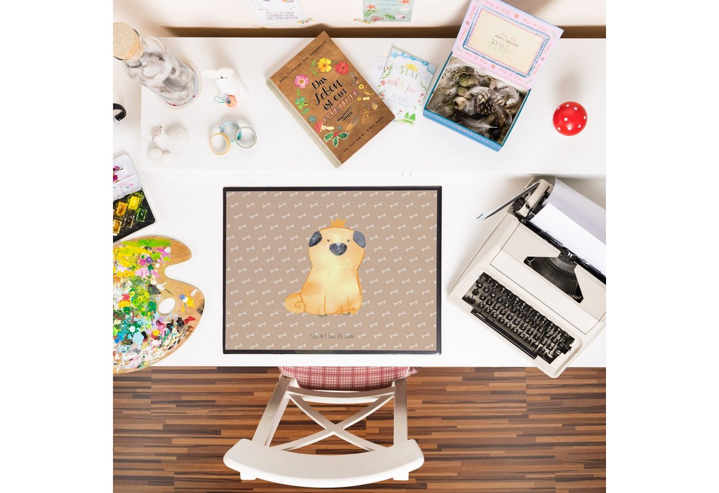 Thumbnail - Mr. & Mrs. Panda Schreibtischunterlage Mops Krone - Hundeglück - Geschenk, Schreibtischunterlage Groß, Haust, (Packung, ...