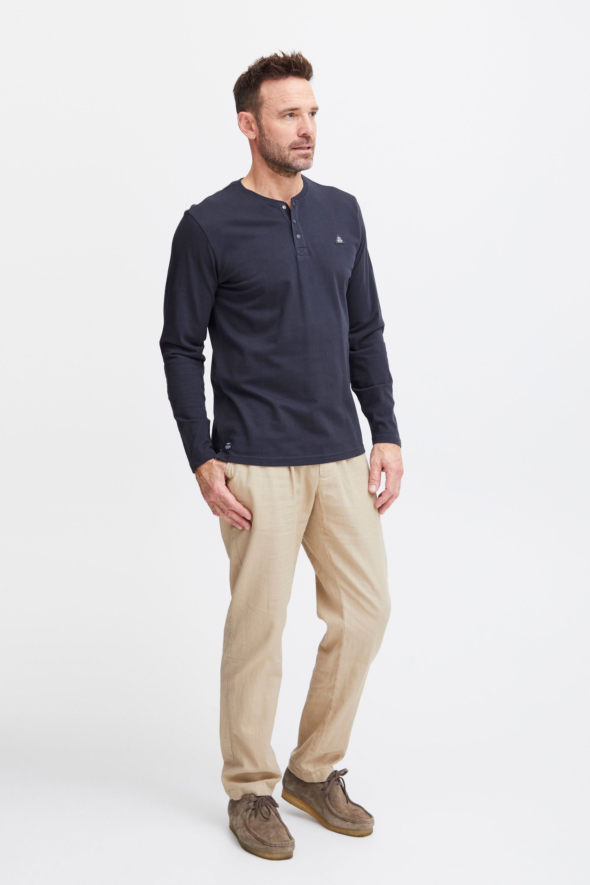 FQ1924 Langarmshirt FQGert Basic Grandad-Shirt mit Brust-Badge günstig online kaufen