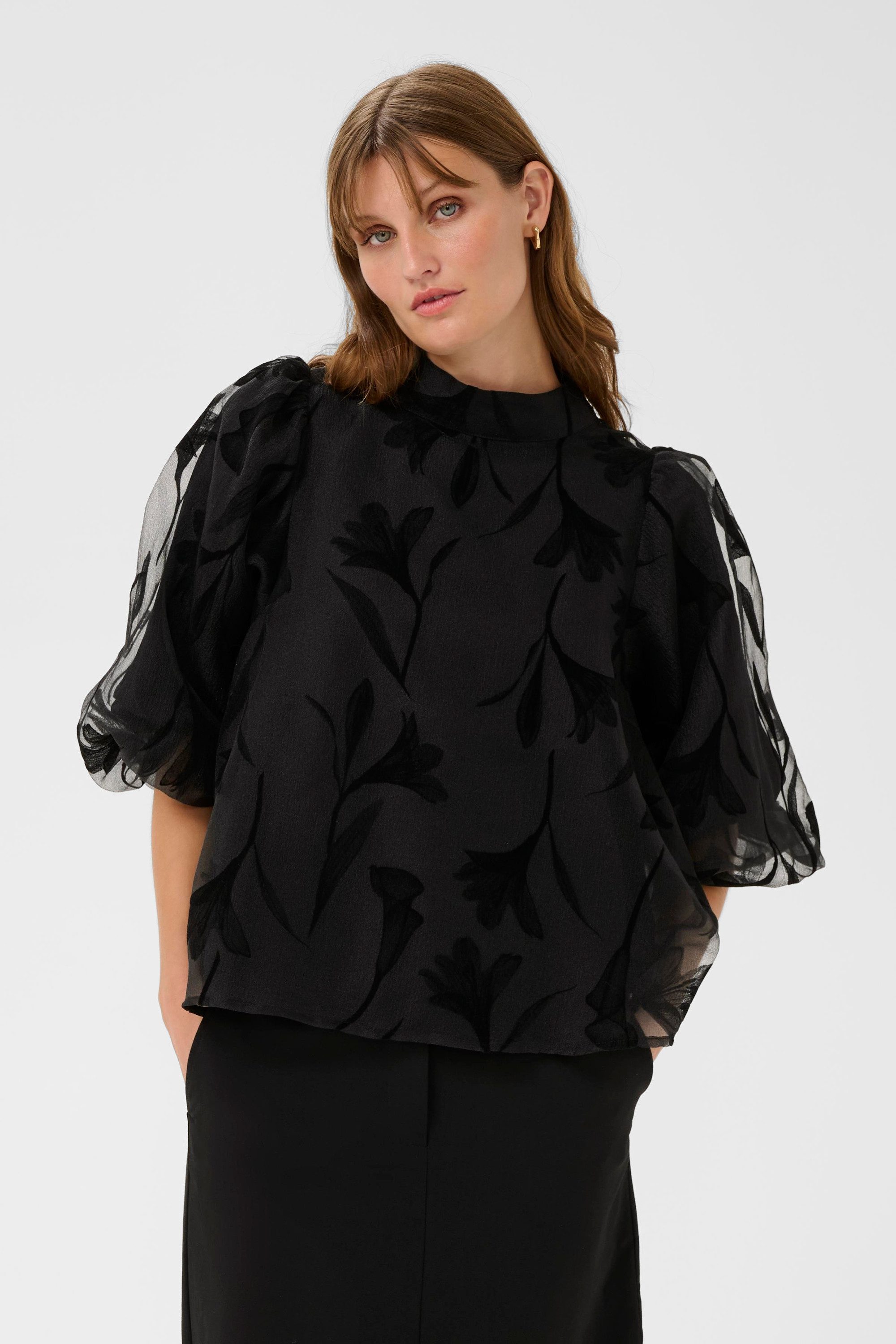 SOAKED IN LUXURY Kurzarmbluse Bluse kurzarm SLPhilomena