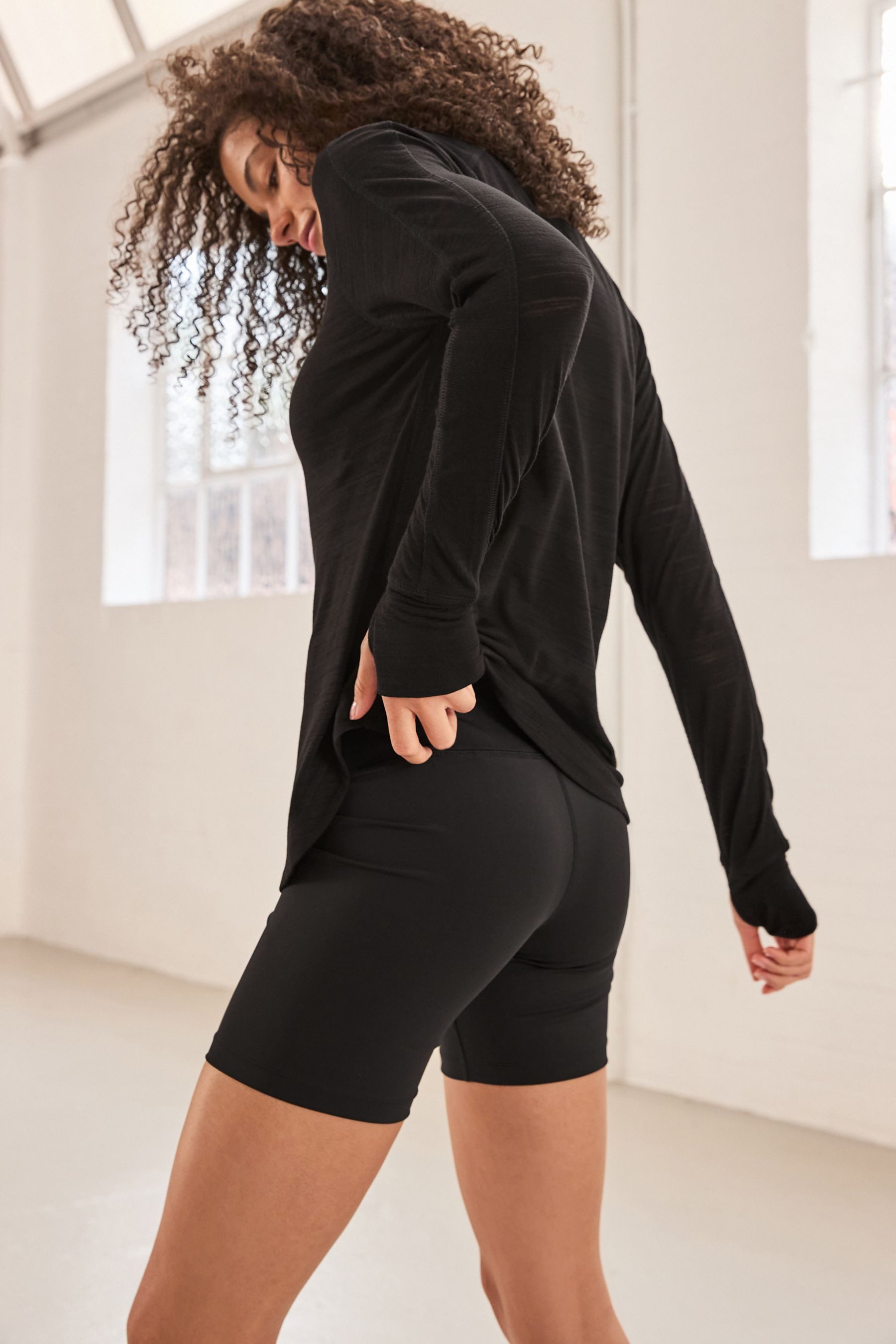 Next Langarmshirt Langärmeliges, leichtes Active Sportoberteil (1-tlg) günstig online kaufen