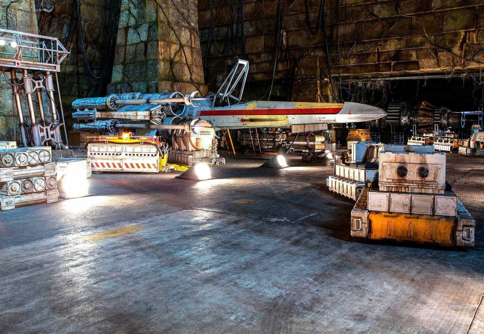Komar Fototapete STAR WARS Rebel Base - Größe 368 x 254 cm, glatt, bedruckt, Kinderzimmer