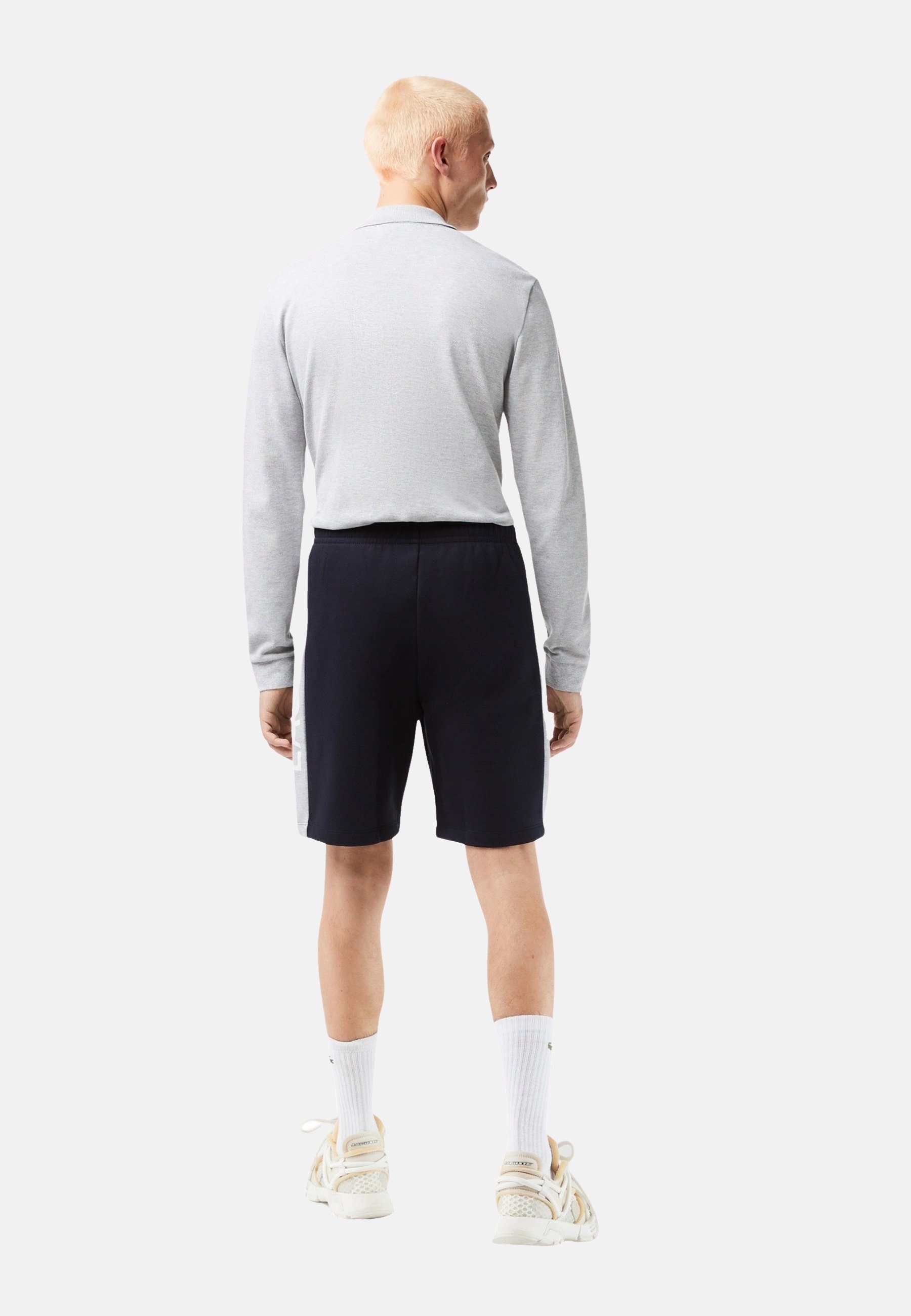 Hose CHINE (E6A) ABYSM/SILVER Shorts Sweatshorts (1-tlg) Lacoste aus Baumwollfleece