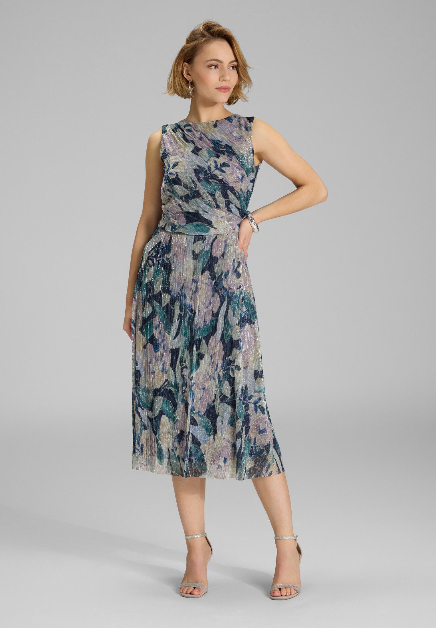 SWING Cocktailkleid Taillierte Passform mit fließendem günstig online kaufen