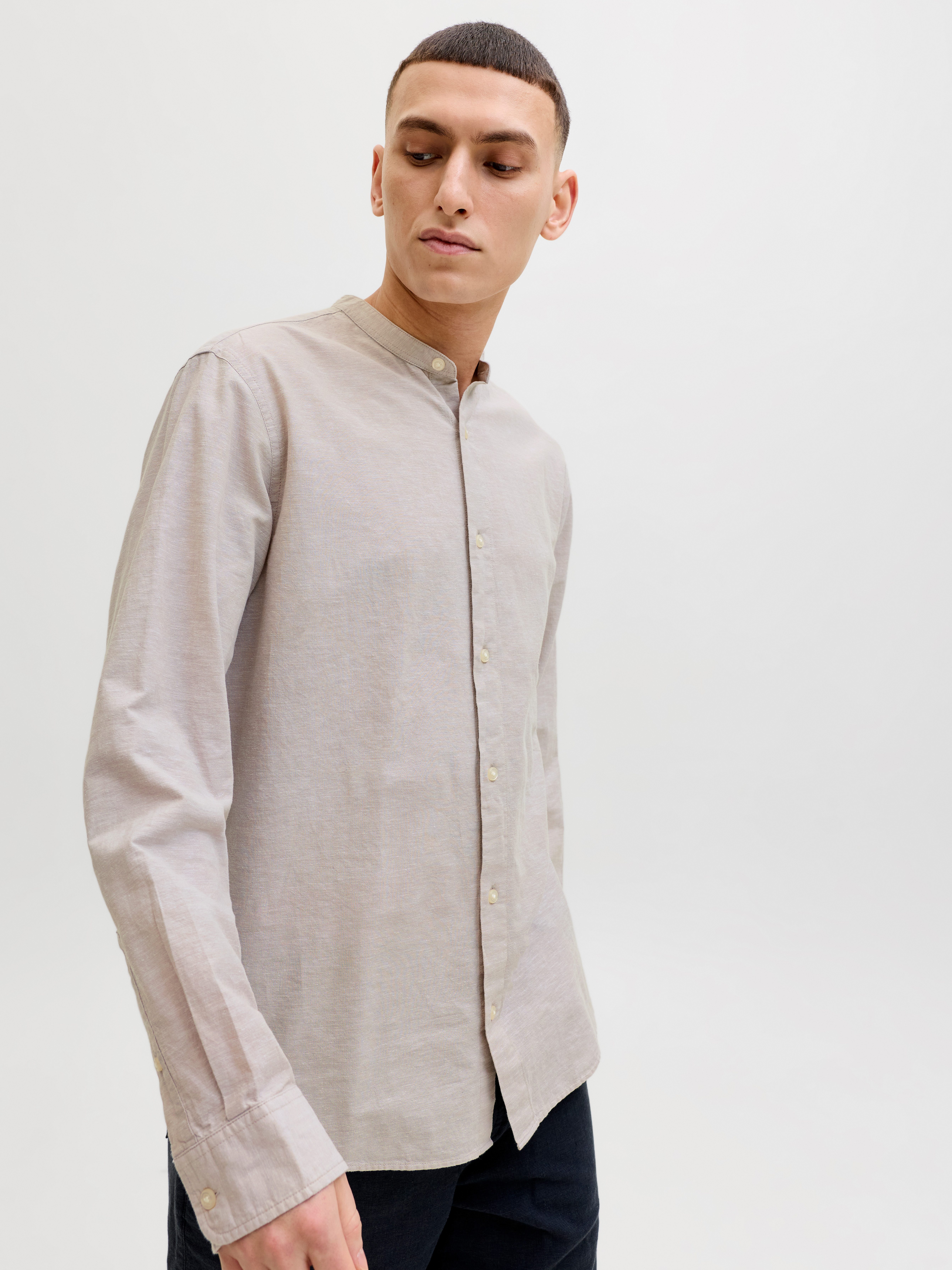 Jack & Jones Langarmhemd JJEBREEZE LINEN BLEND BAND SHIRT L/S SN mit Stehkragen