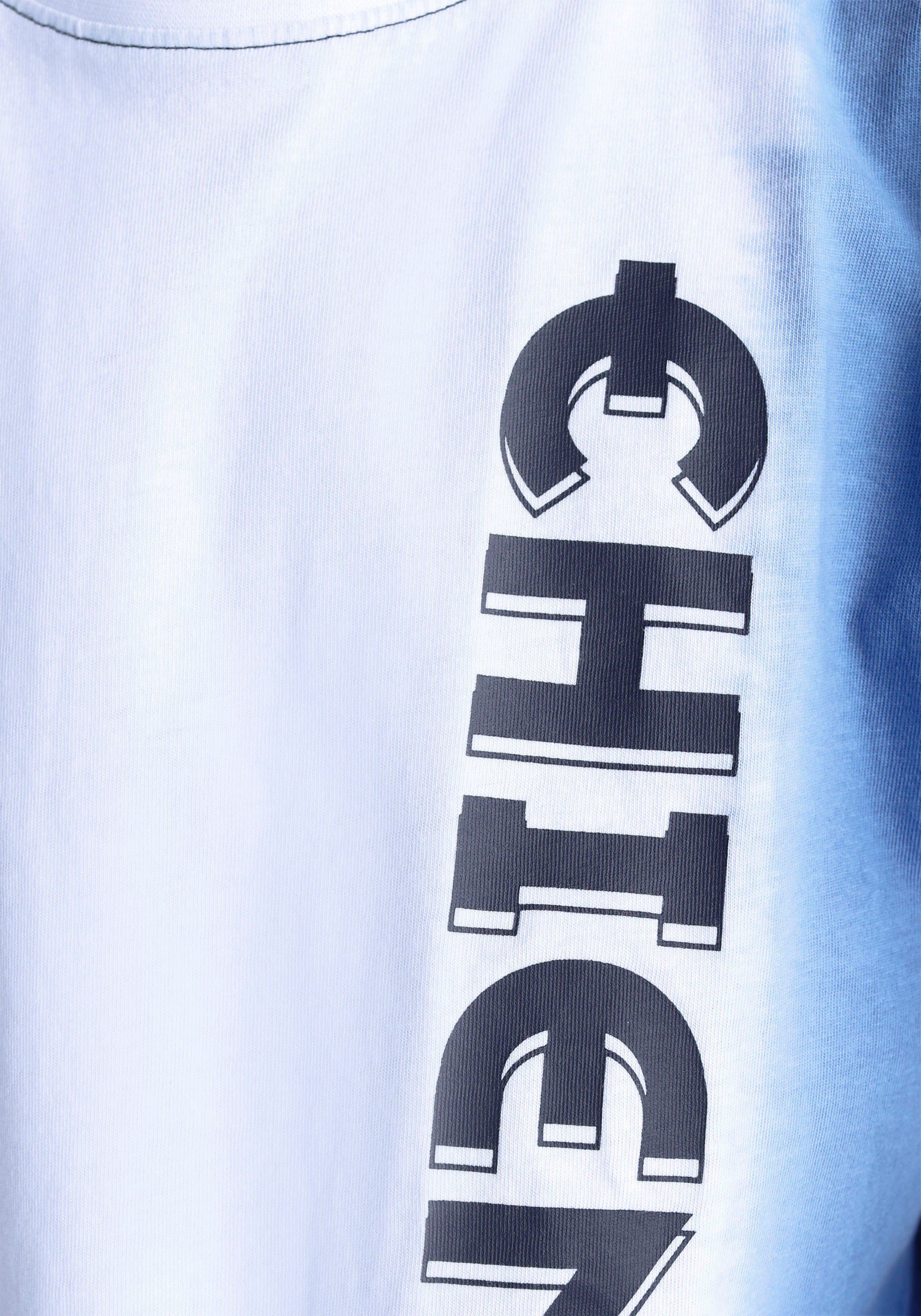 T-Shirt mit Dye Dip Farbverlauf coolem und Chiemsee Logodruck