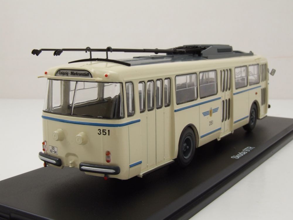 Premium ClassiXXs Modellauto Skoda 9TR Bus Leipziger Verkehrsbetriebe beige, Maßstab 1:43