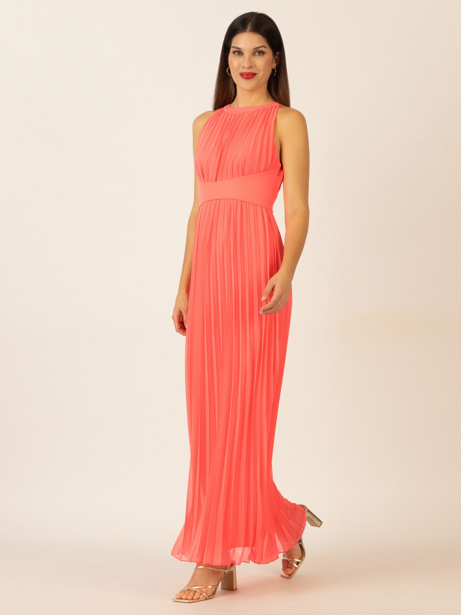Apart Chiffonkleid aus leicht körnigem, plissiertem Chiffon.