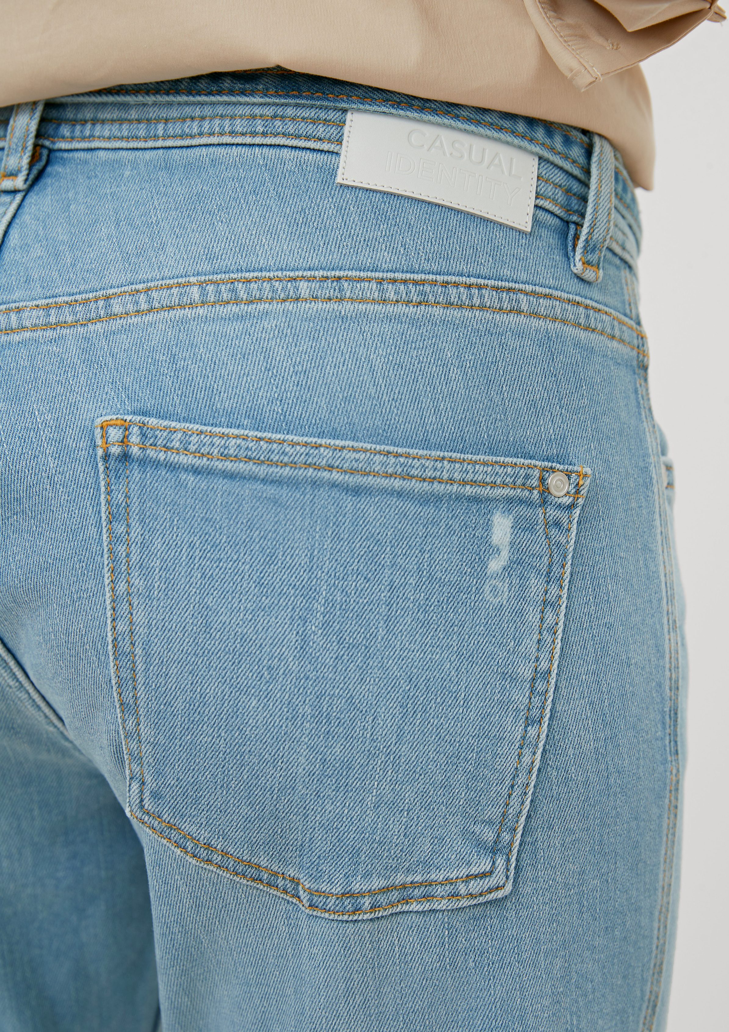 comma Regular: casual Gürtel Waschung identity 5-Pocket-Jeans Boyfriend-Jeans mit
