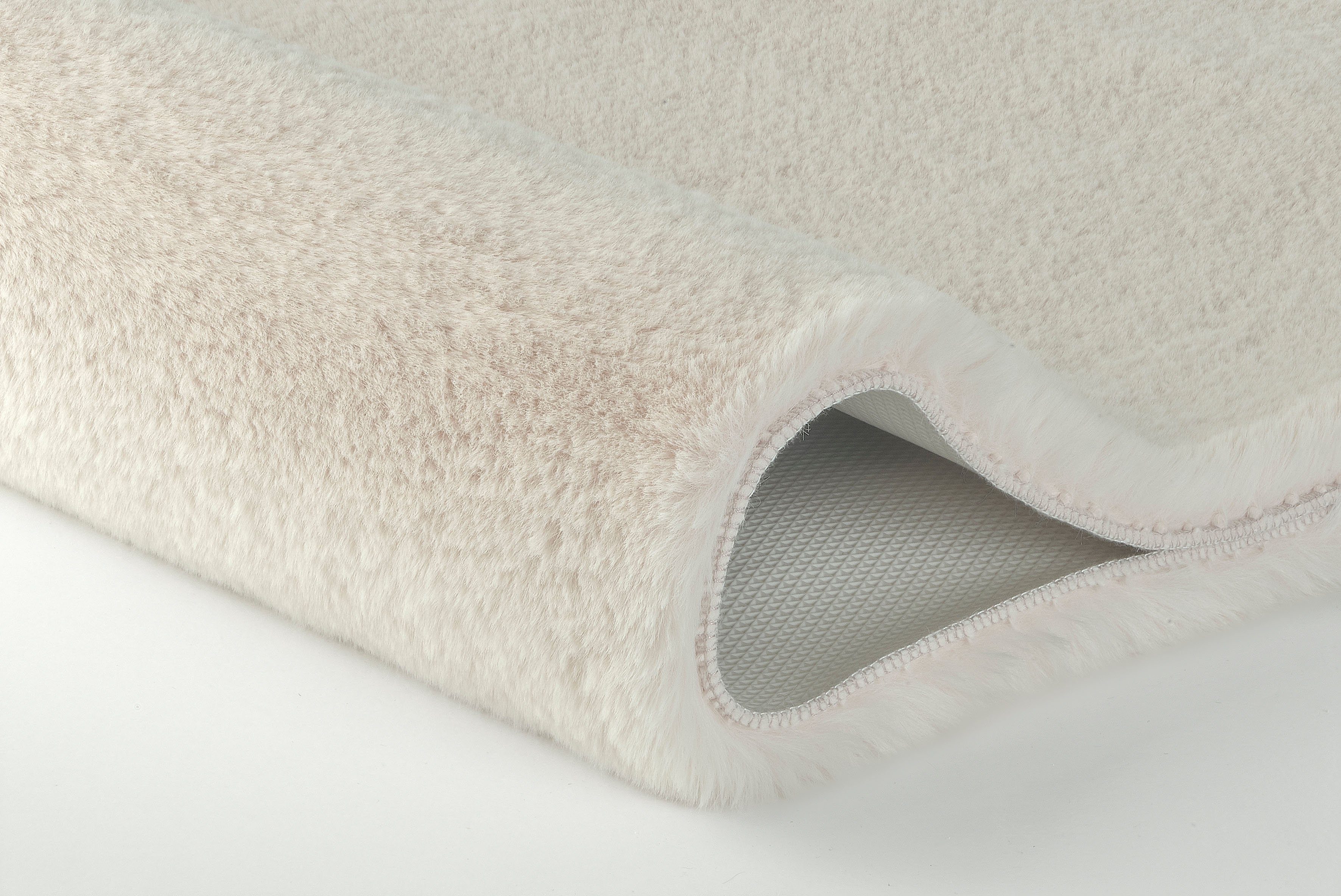 Kleine Wolke Badematte Cony, Badvorleger, Badezimmer Teppich, Höhe 25 mm, rutschhemmend beschichtet, fußbodenheizungsgeeignet, Polyester, rechteckig, Badteppich, Fell-Optik, Uni Farben, besonders weich & kuschelig