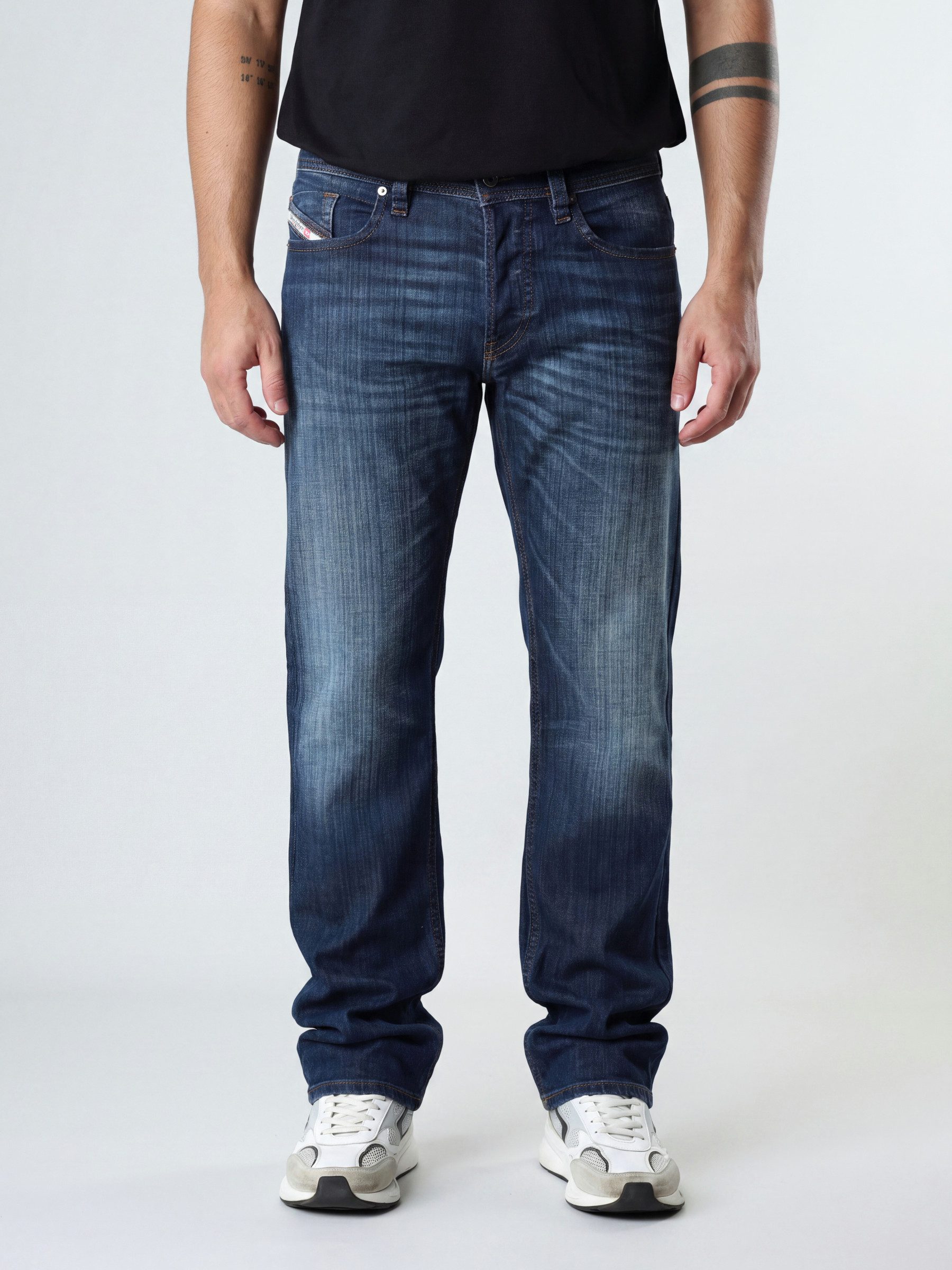 Diesel Straight-Jeans Regular Fit, Extra-Lang - MARKEE - Länge: 32 niedrige Leibhöhe, Mittlerer Stretch