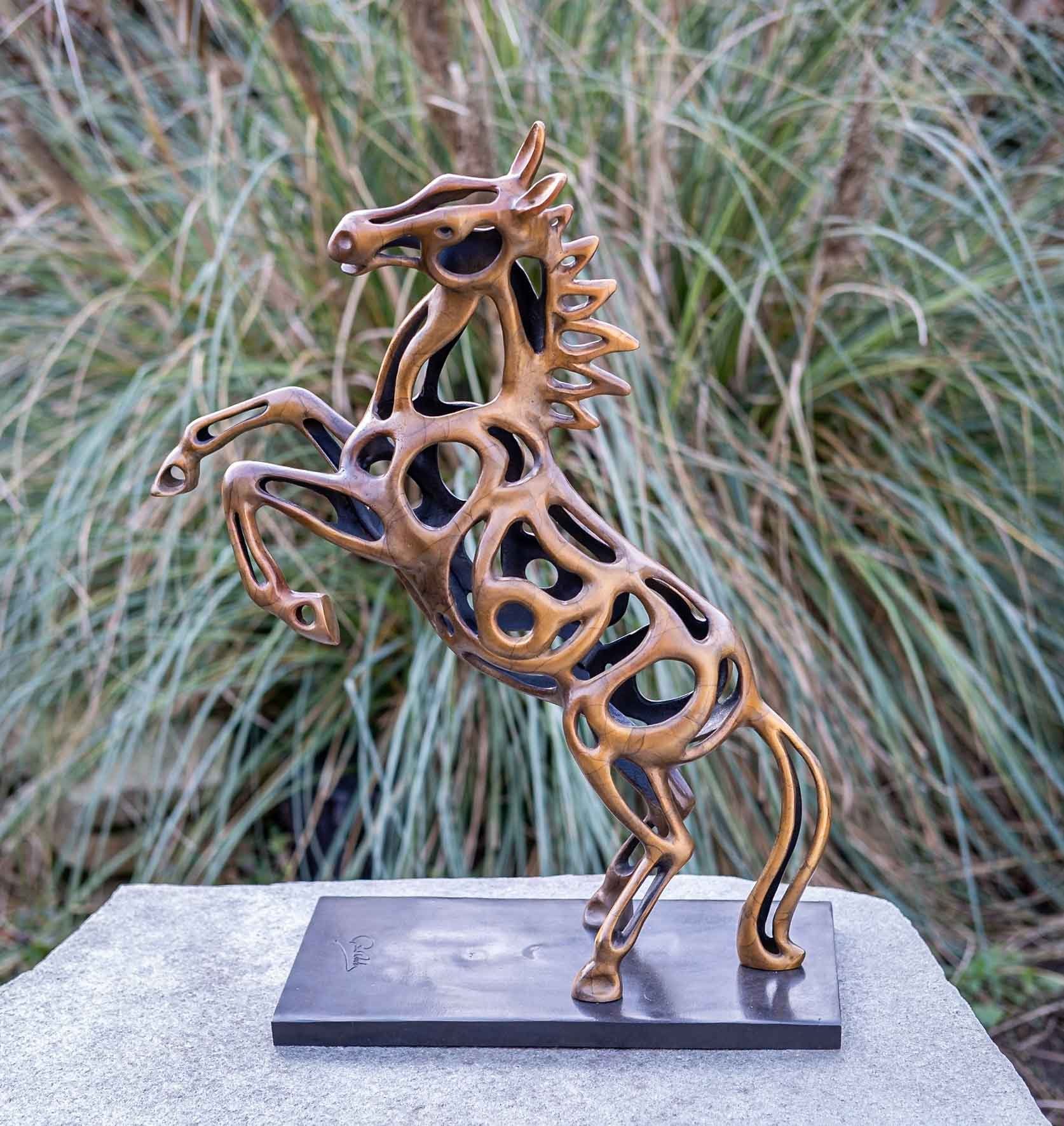IDYL Gartenfigur IDYL Bronze-Skulptur Pferd, Bronze – sehr robust – Langlebig – witterungsbeständig gegen Frost, Regen und UV-Strahlung. Die Modelle werden in Wachsausschmelzverfahren in Bronze gegossen und von Hand patiniert.