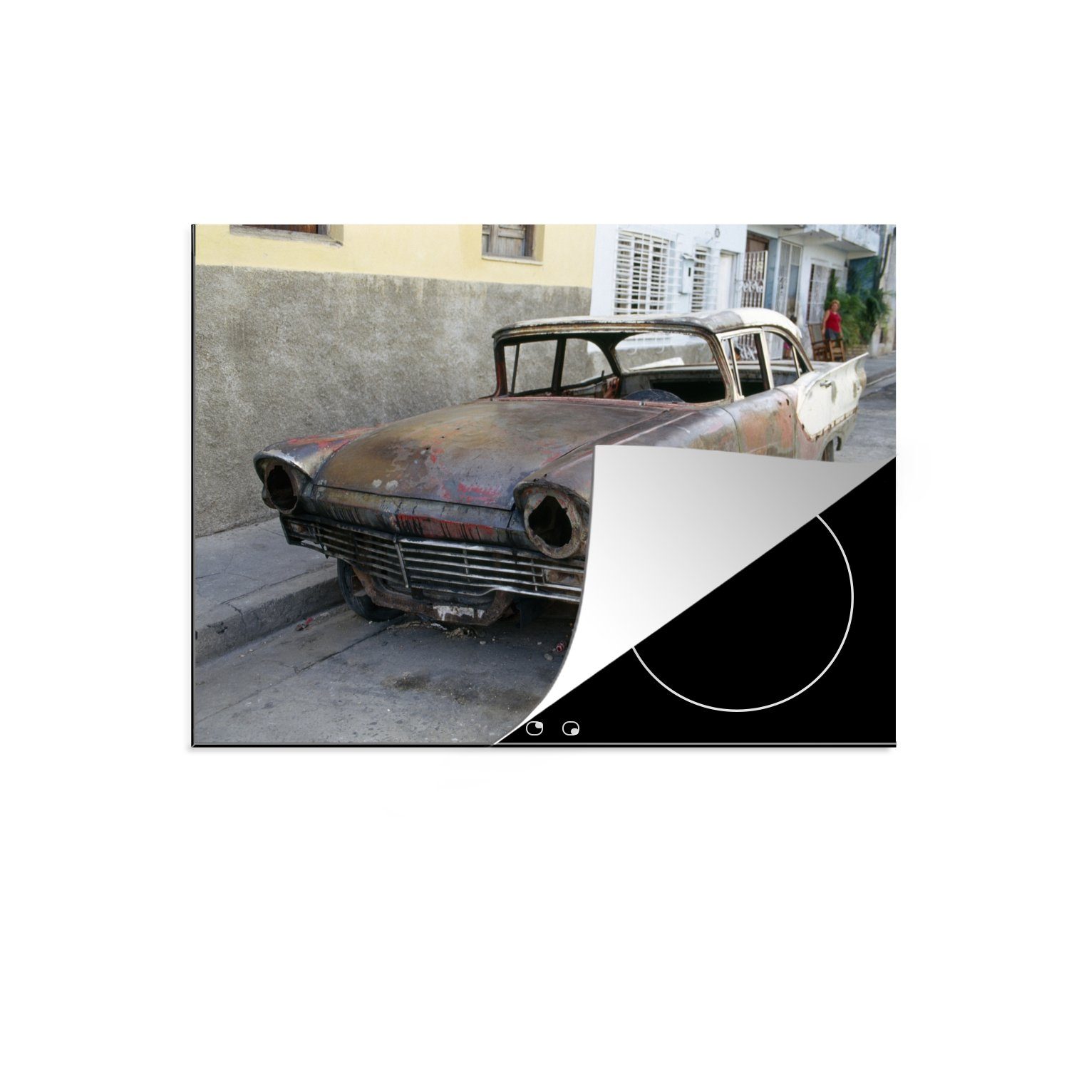 MuchoWow Herdblende-/Abdeckplatte Ein verlassener kubanischer Oldtimer, Vinyl, (1 tlg), 71x52 cm, Induktionskochfeld Schutz für die küche, Ceranfeldabdeckung