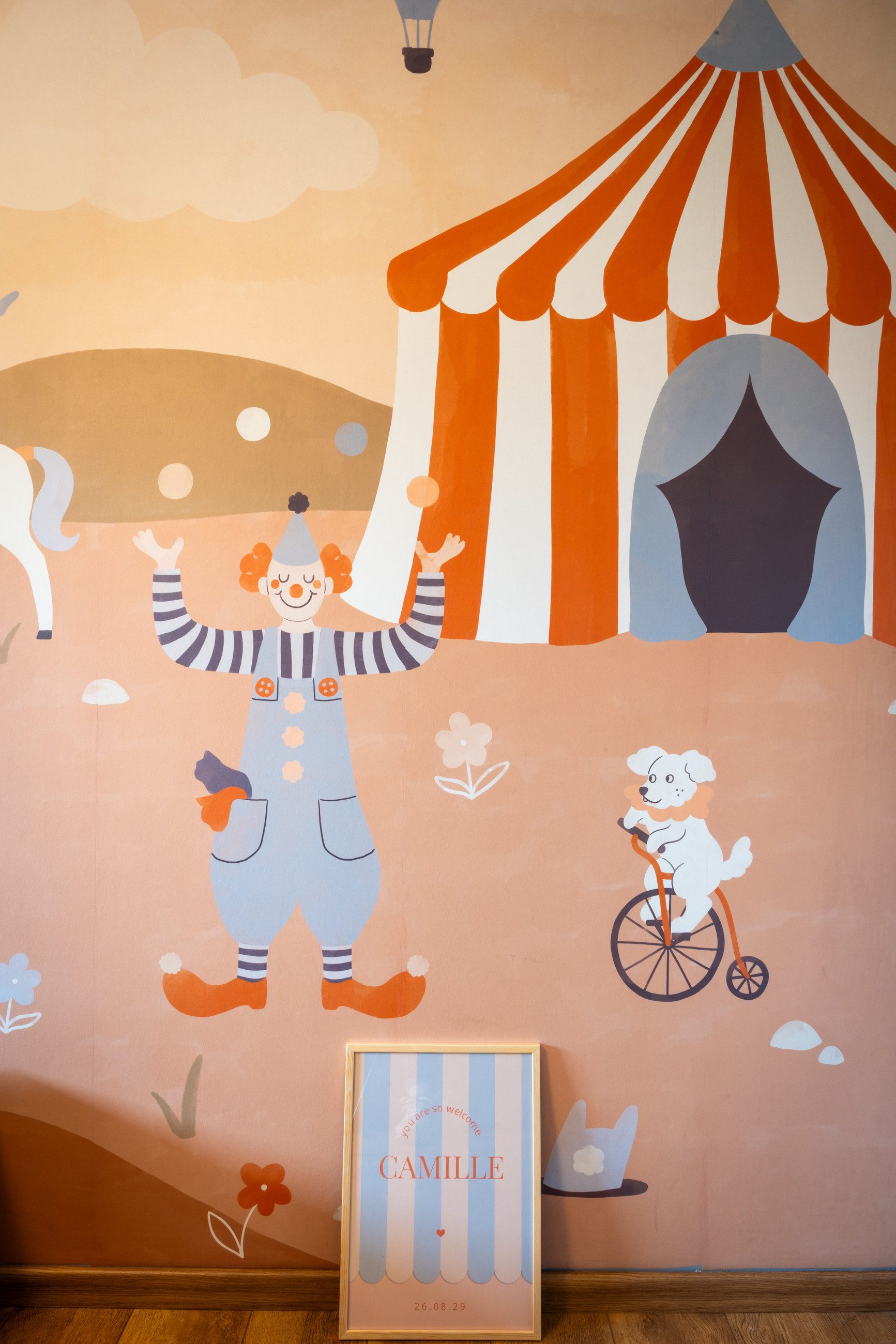 Rasch Fototapete Zirkus in rosa - Roomblush Circus RB443 - 2,85m x 3,00m, glatt, fröhlich, kindlich, Wimmelbild, (1 Rolle, 1 St), Manege frei