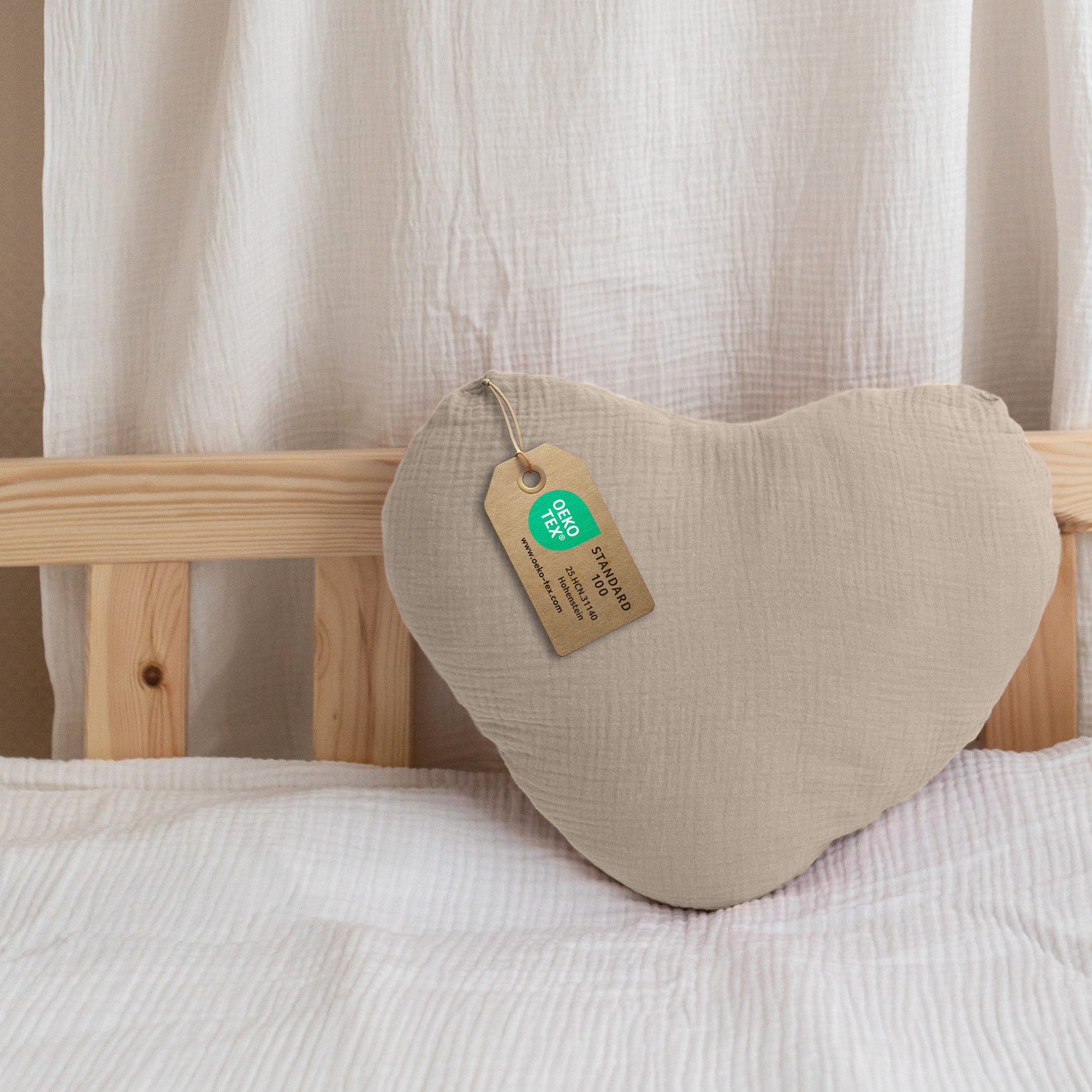 lilimaus Dekokissen Kuschelkissen Herz & Stern aus Musselin fürs Kinderzimmer, Kuschelkissen mit oder ohne Flatter - passend zu unserer Bettwäsche