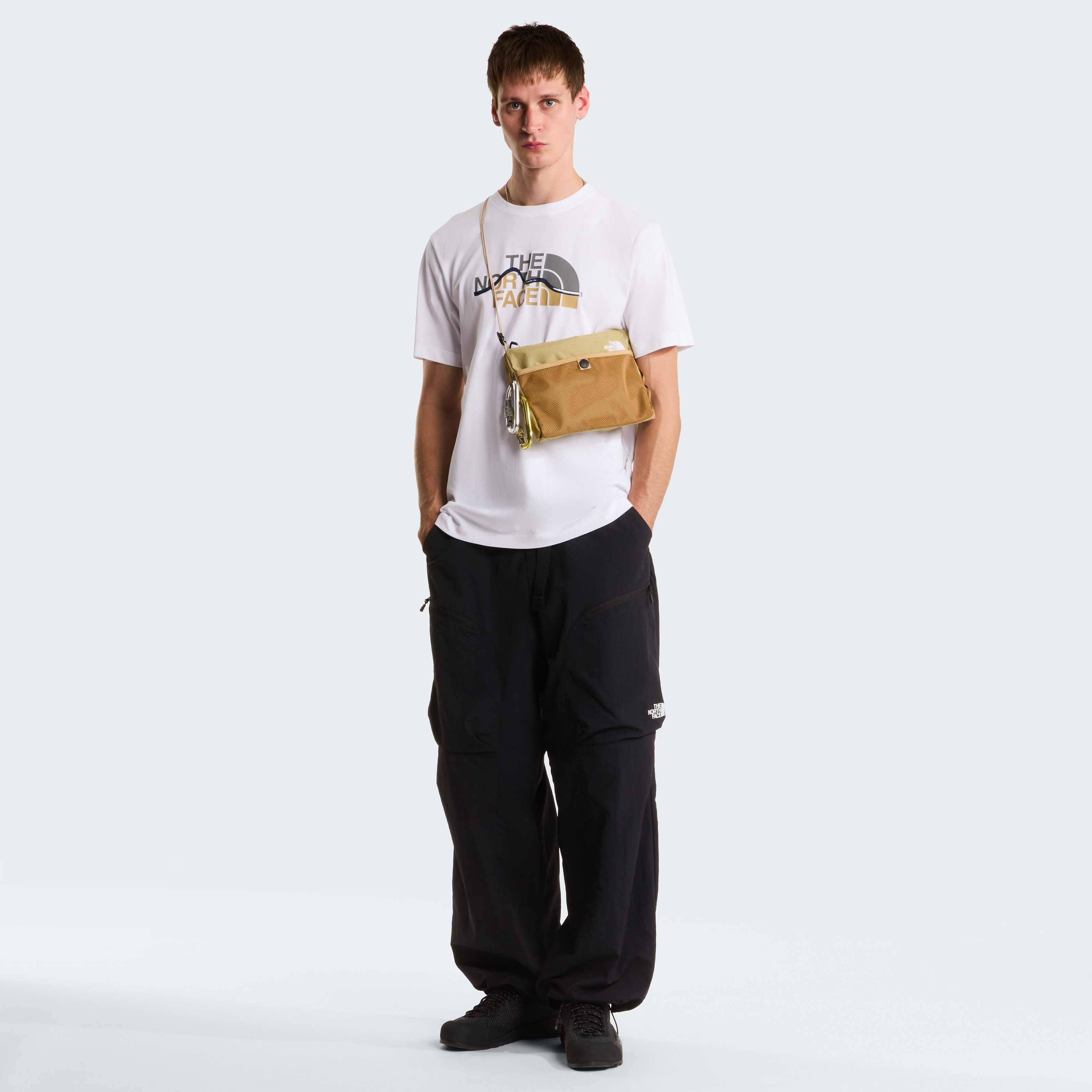 The North Face T-Shirt M MOUNTAIN LINE REGULAR SHORT SLEEVE TEE normale Passform, Kurzarm, für sportliche Aktivitäten und Outdoor