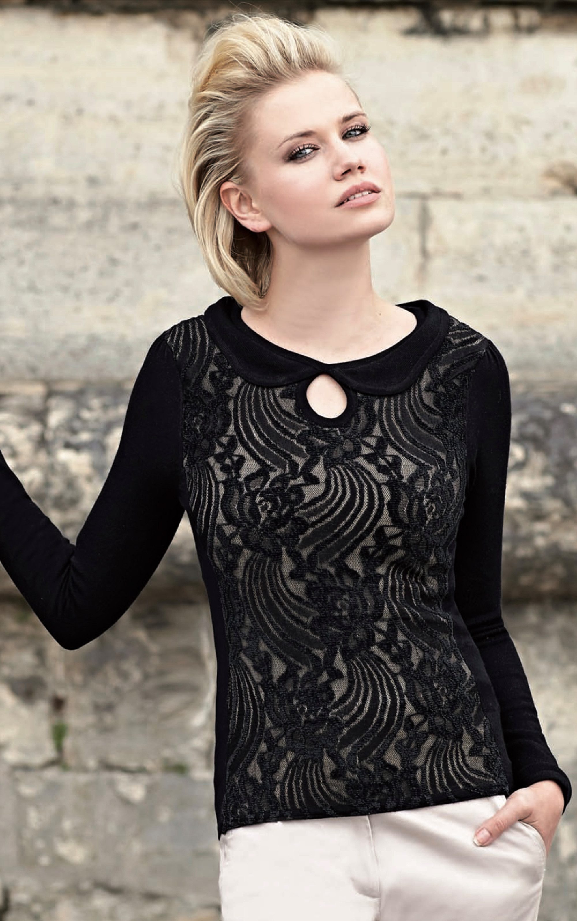 Passioni Strickpullover mit Spitzenfront und kleinem günstig online kaufen