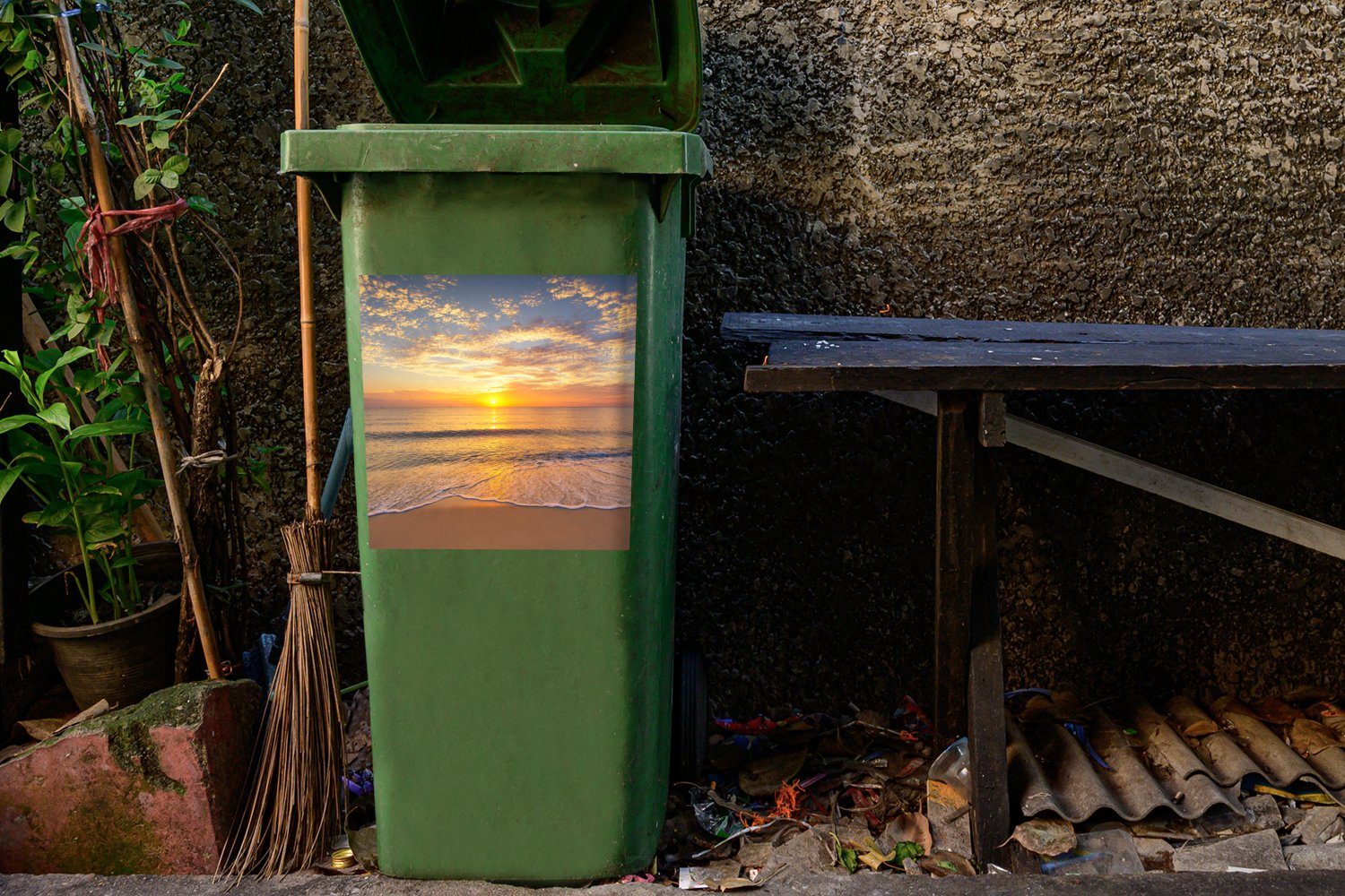 Mülleimer-aufkleber, Container, St), Abfalbehälter - Mülltonne, Wandsticker Meer Sticker, (1 MuchoWow Strand - Sonnenuntergang