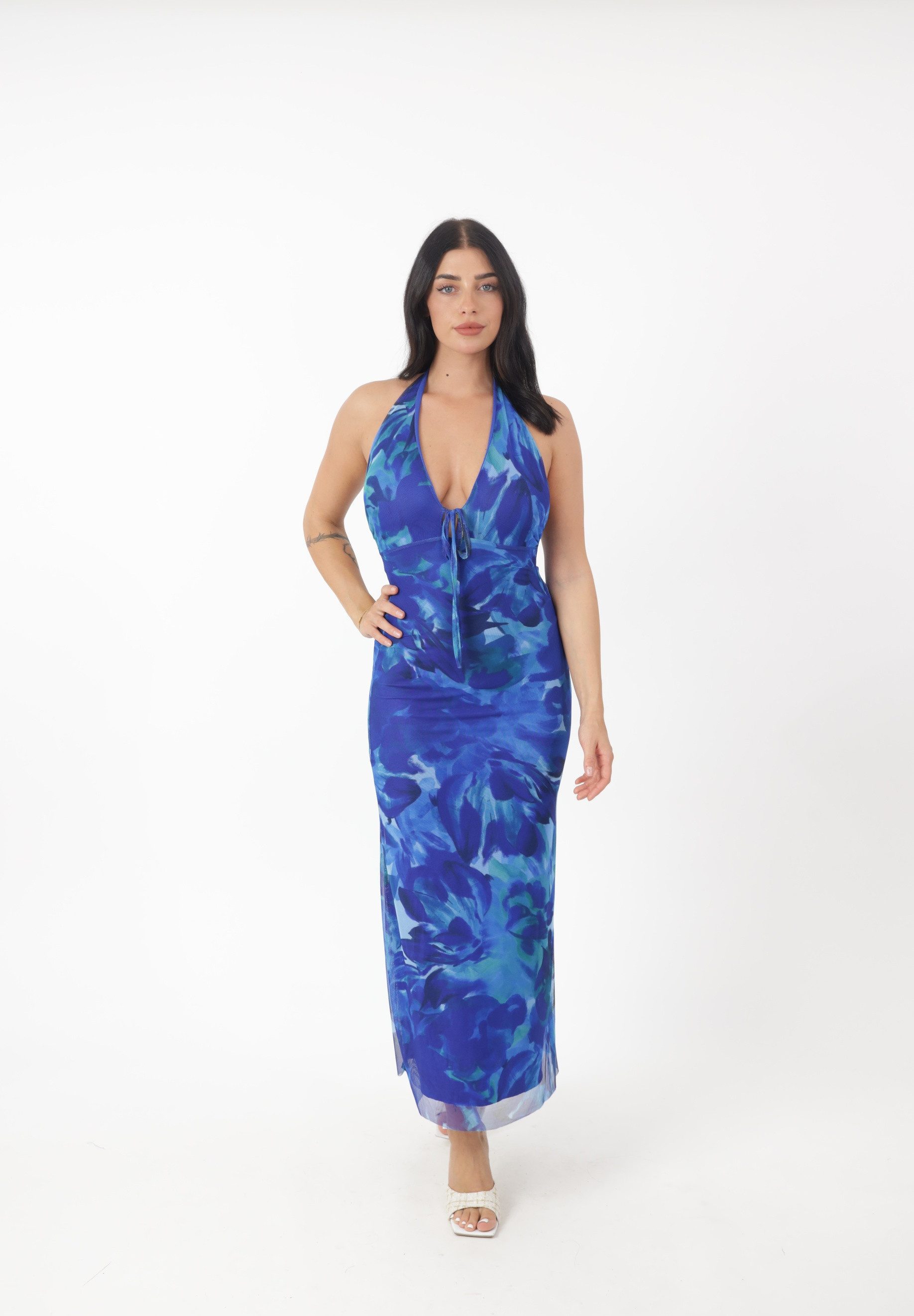 Elara Sommerkleid Damen Maxikleid mit Batikmuster – Neckholderkleid mit Rückenausschnitt mit Muster