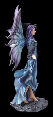 Figuren Shop GmbH Fantasy-Figur Elfenfigur - Mystische Aurora mit Raben - Fee Dekofigur Fantasy