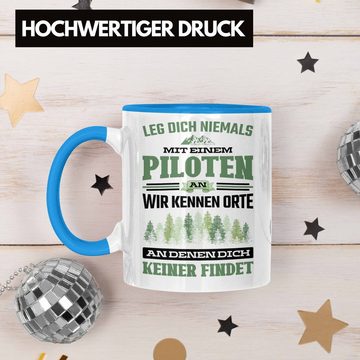 Trendation Tasse Trendation - Pilot Geschenk Tasse Flugzeug Fliegen Geschenkidee Piloten Kaffeetasse