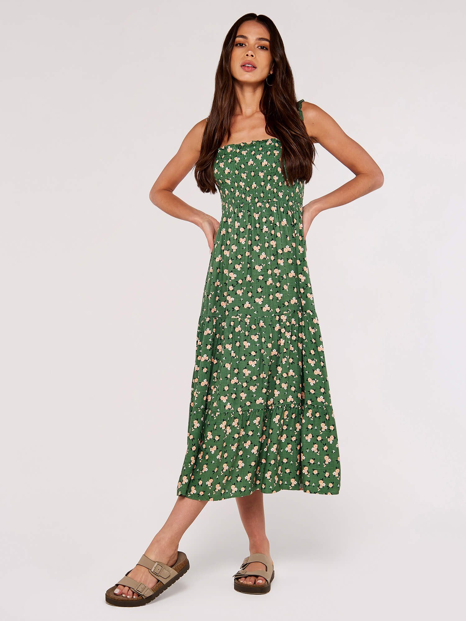 Apricot Midikleid Spaced Ditsy Smocked Tiered Dress mit Blumendruck, mit Sm günstig online kaufen