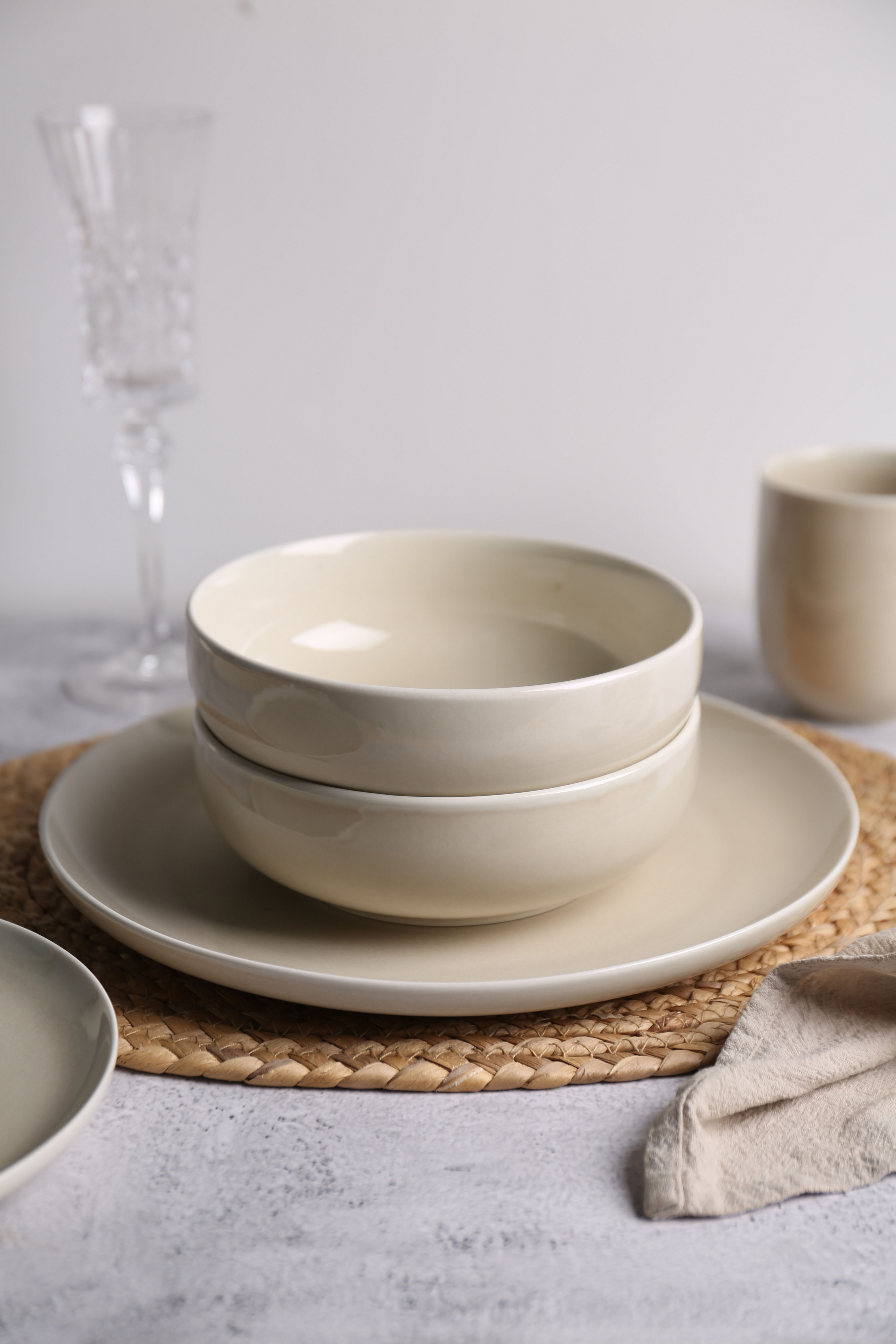 OTTO home Geschirr-Set Flett, mit Reaktivglasur (12-tlg), 4 Personen, Porzellan, Teller Set, spülmaschinenfest und mikrowellengeeignet