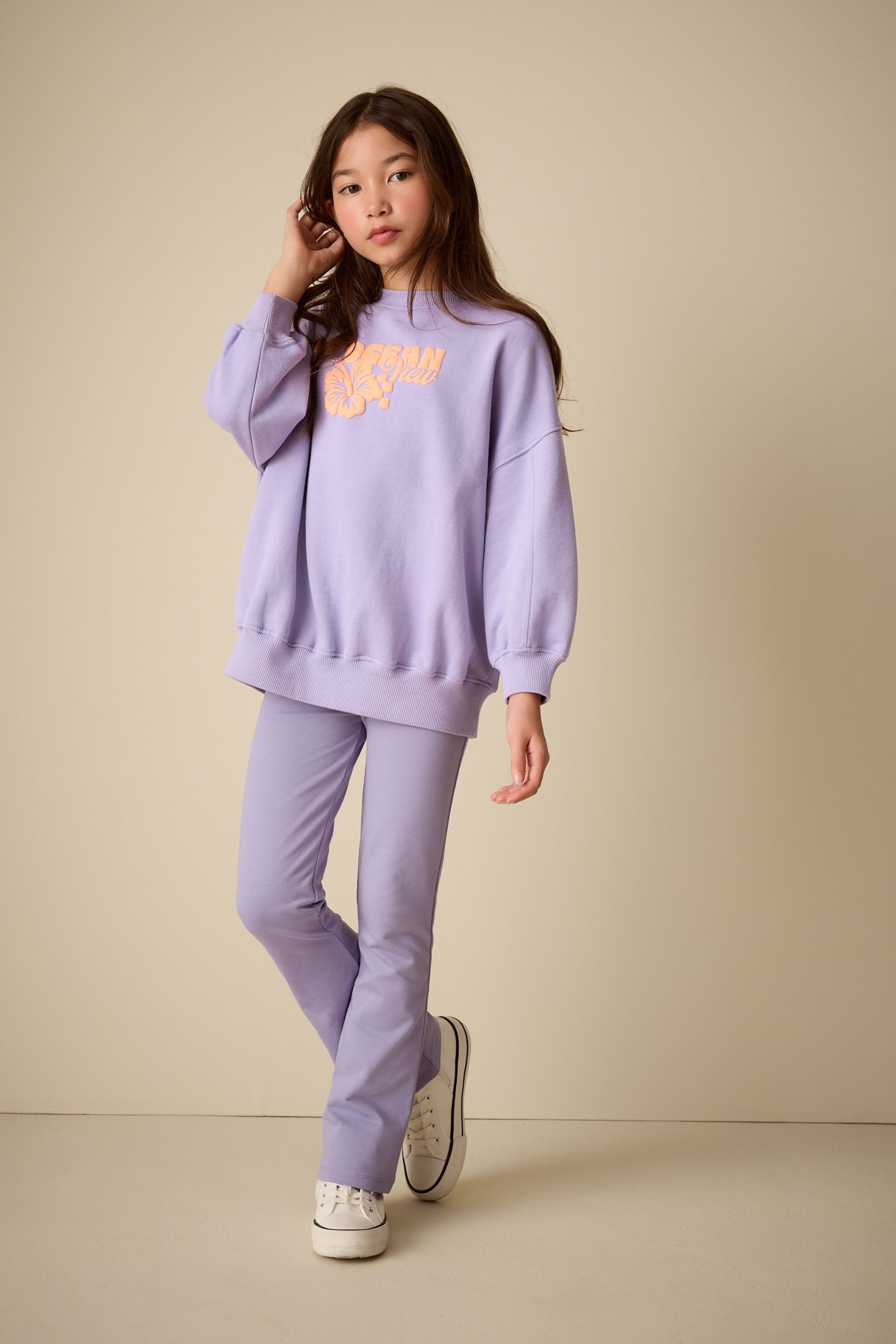 Next Top & Leggings Sweatshirt und ausgestellte Leggings im Set (2-tlg)