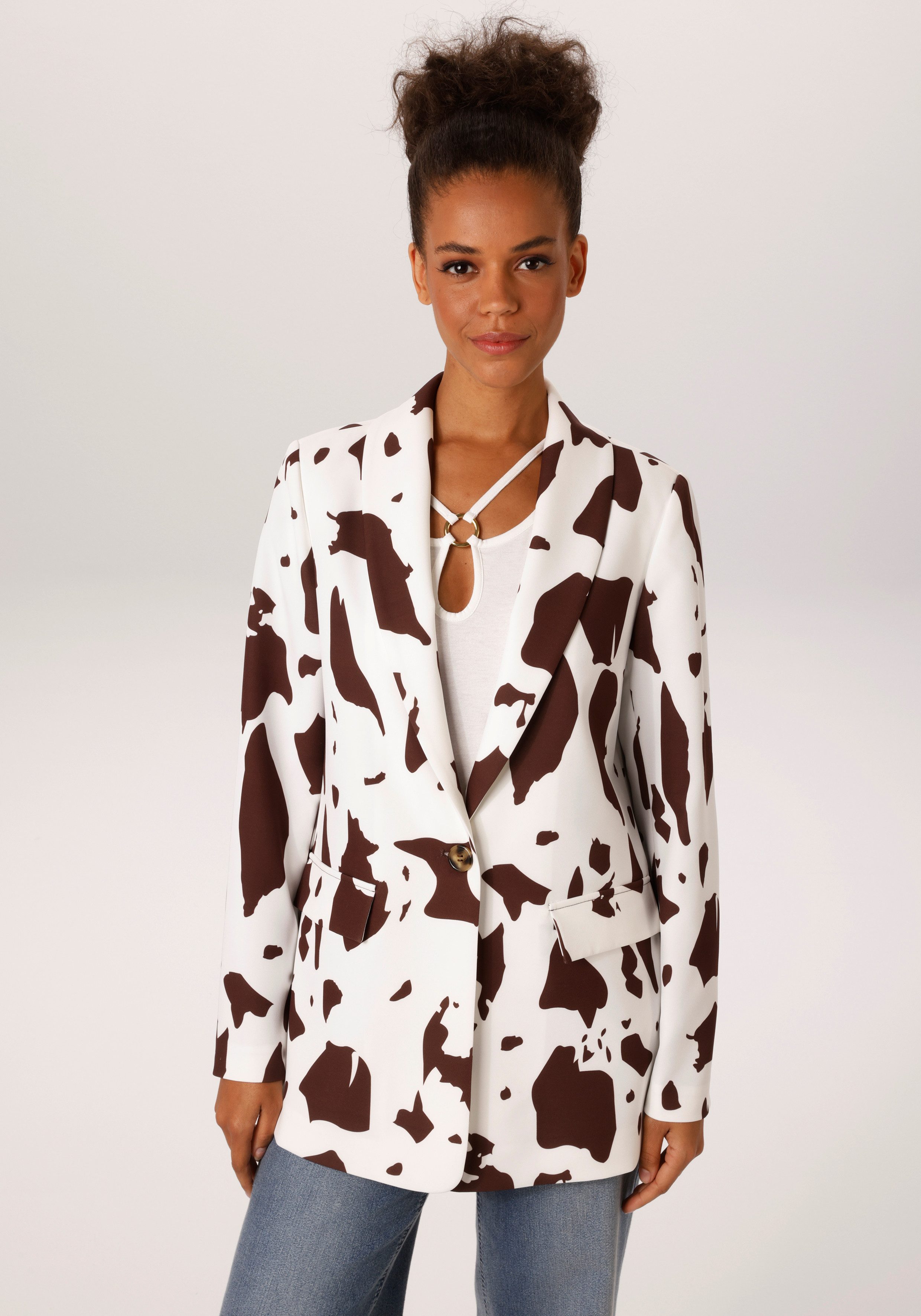 Aniston CASUAL Longblazer mit topaktuellen Kuh-Flecken -jedes Teil ein Unikat - NEUE KOLLEKION. € 69,99, (€ 69,99 pro 1 Stk).