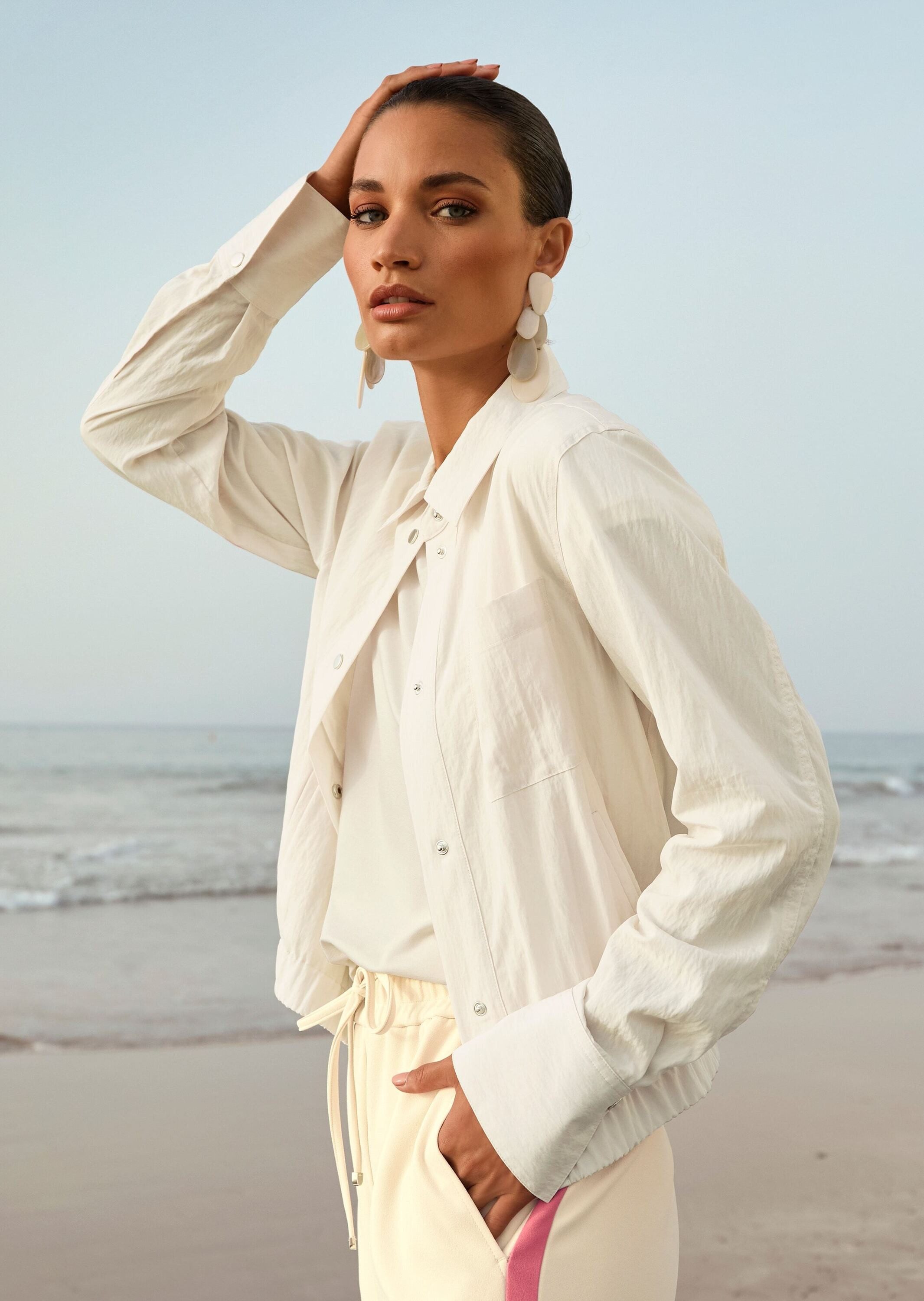 MADELEINE Hemdbluse Blusenshirt mit Brusttasche Blouson mit Hemdkragen, Druckknopfleiste, Taschen und Langarm