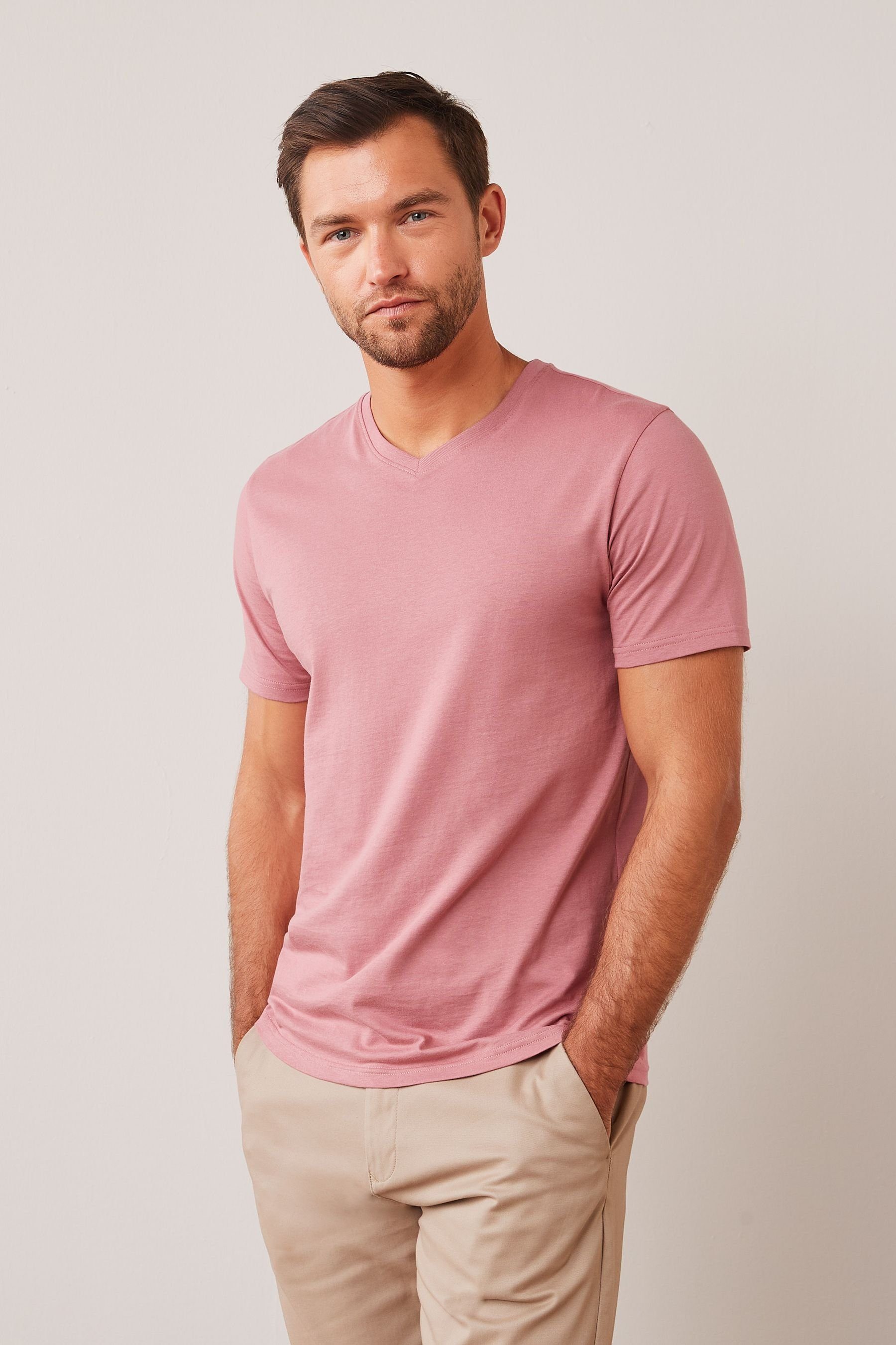 Next T-Shirt T-Shirt mit V-Ausschnitt im Regular Fit (1-tlg) Light Pink