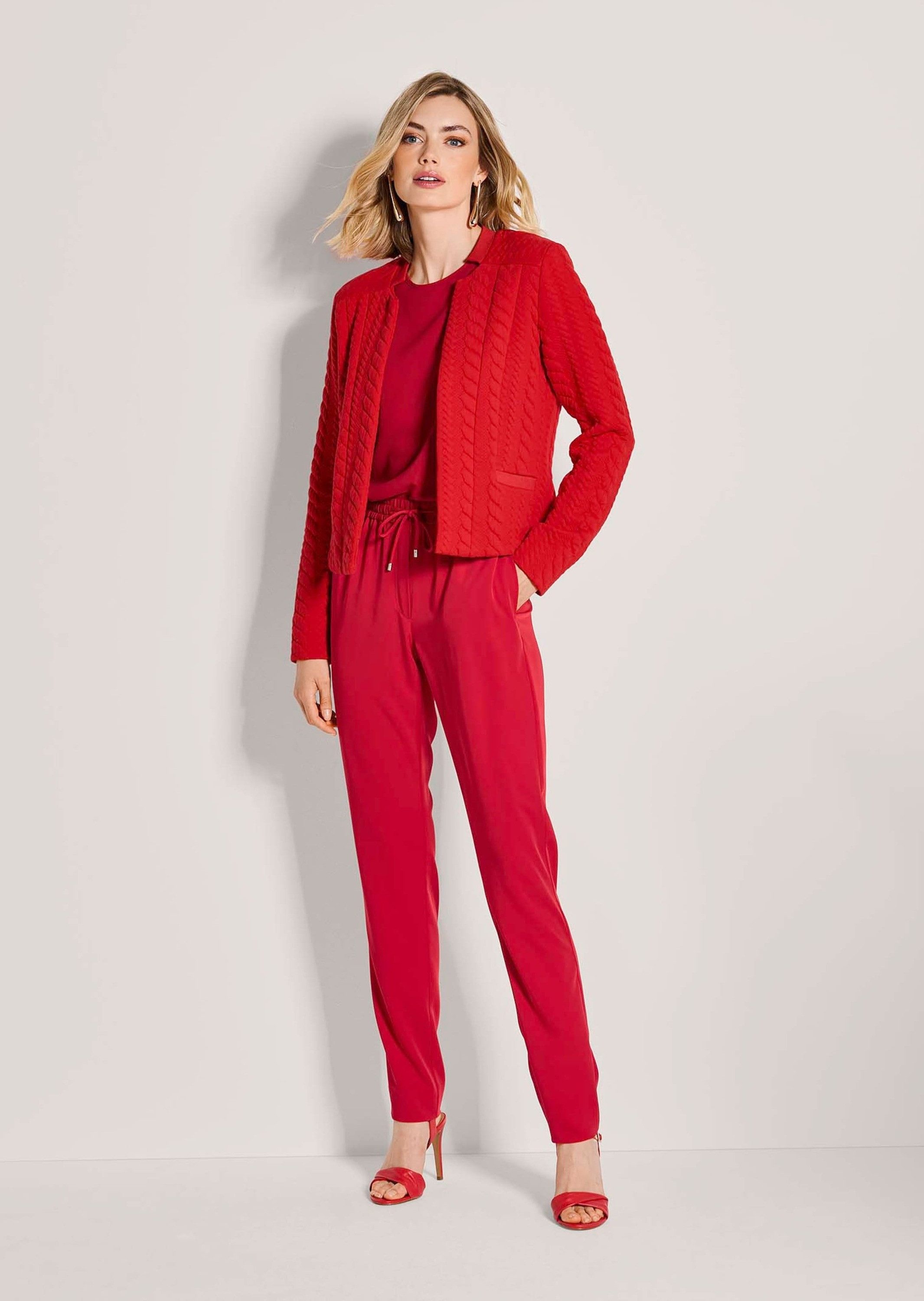 MADELEINE Kurzblazer Langarm Jerseyblazer mit Stehkragen Uni-Design, kleiner Stehkragen, verschlusslos gearbeitet