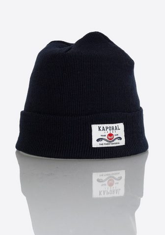 Шапка вязаная в классические Design