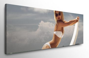 möbel-direkt.de Leinwandbild Bilder XXL Sexy Frau im weissen Bikini Wandbild auf Leinwand