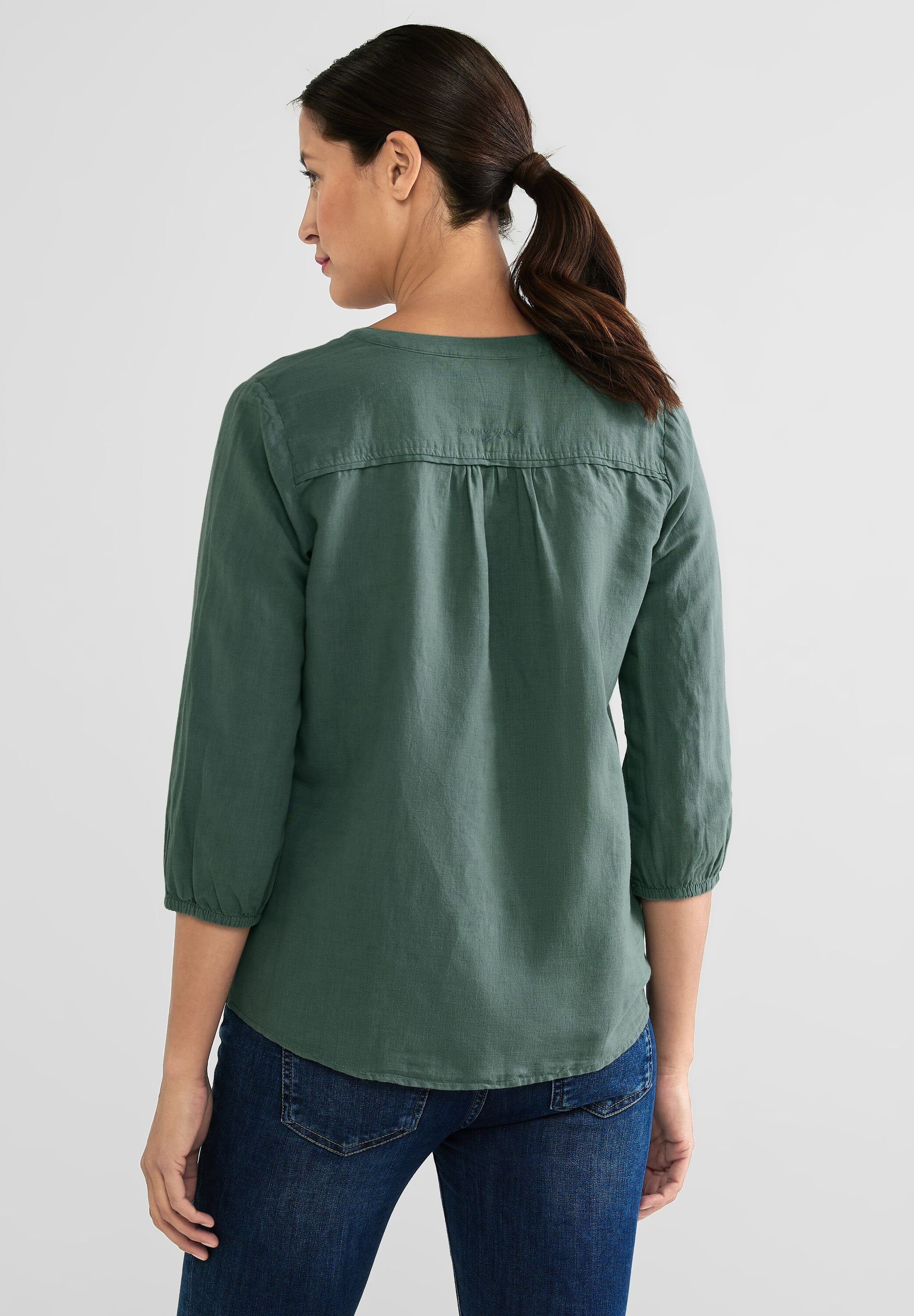 Klassische Street Bluse mit Länge One Größe ca.: bei Maße 108 Bluse Vorhanden, 67 cm, 38 3/4 Saumweite ONE Leafy Green 114 cm, Nicht Deep (1-tlg) STREET in Ärmel Brust cm