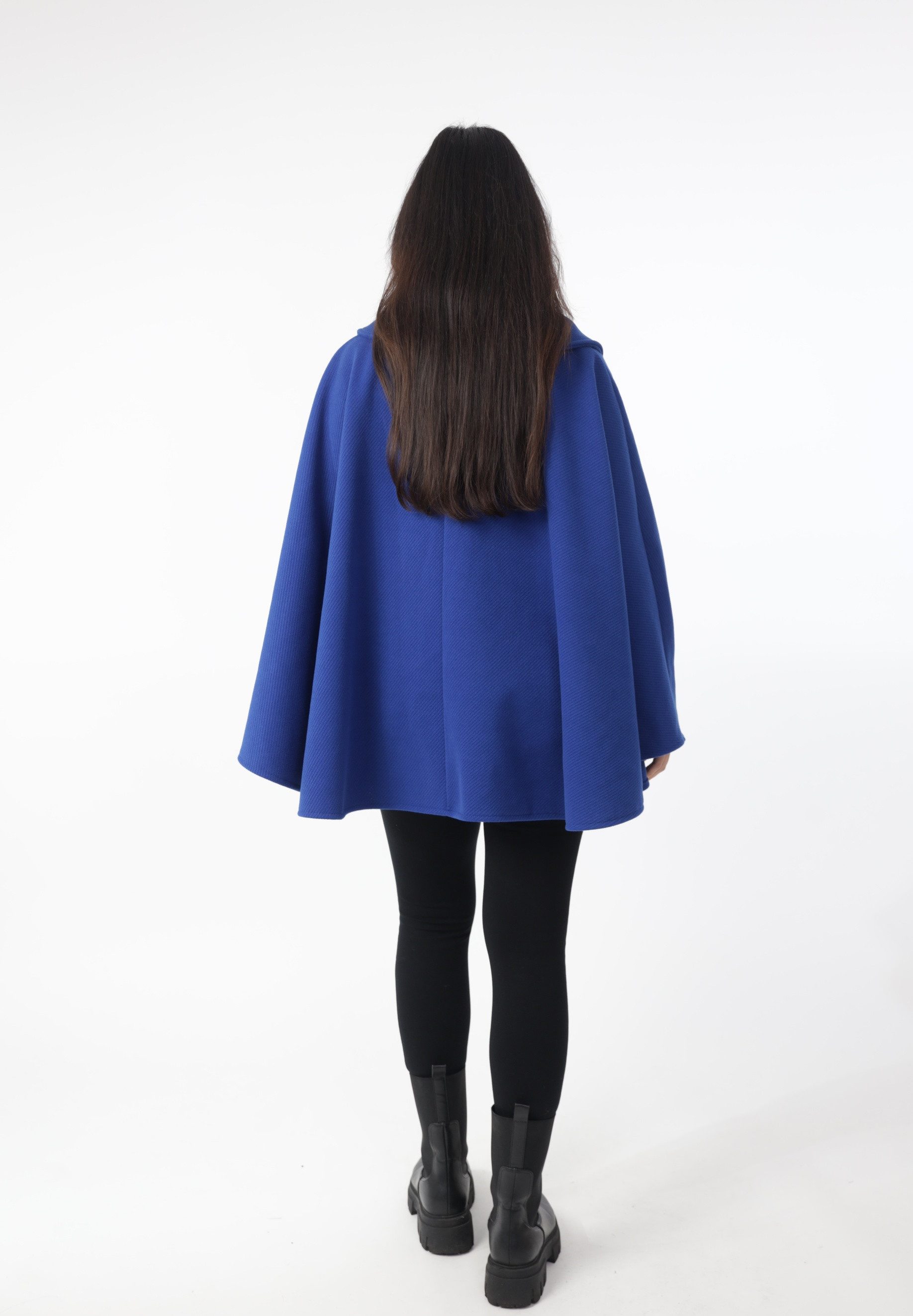 Elara Poncho Jacke