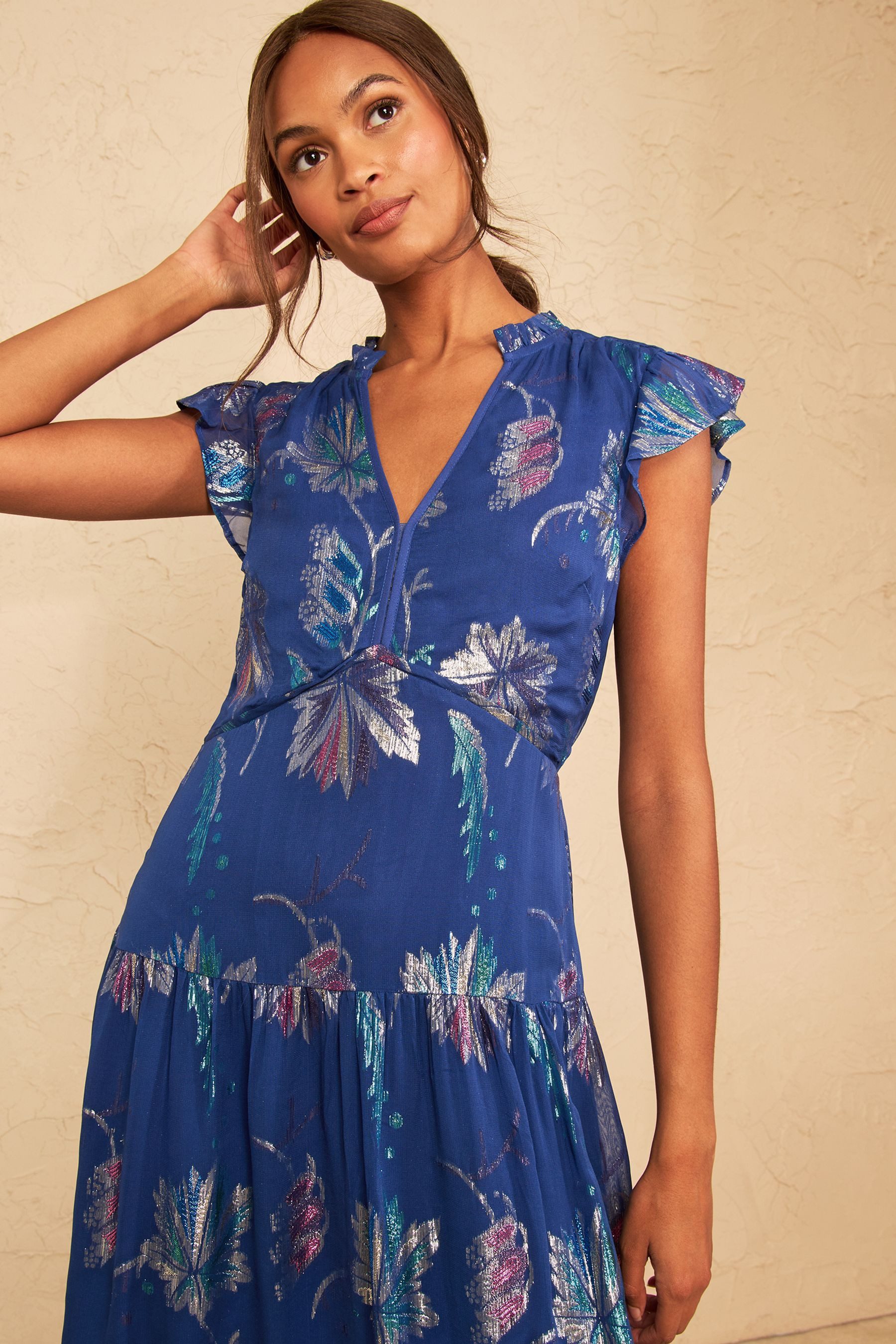Love & Roses Midikleid Love & Roses Midi-Kleid mit Metallic-Optik (1-tlg) – Bild 5 von 5
